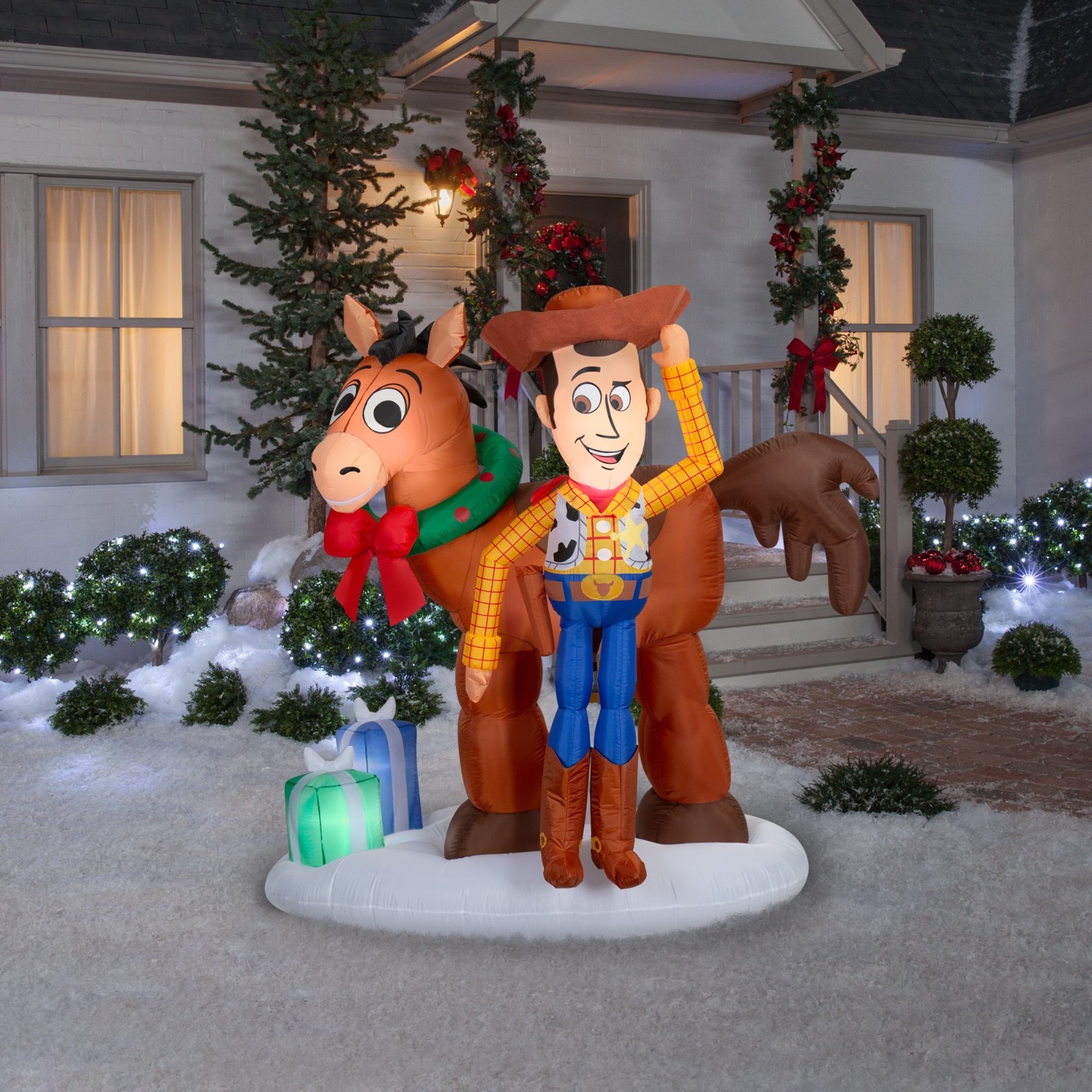 6 FT TOY STORY WOODY AND BULLSEYE WITH GIFTS Airblown Yard Inflatable