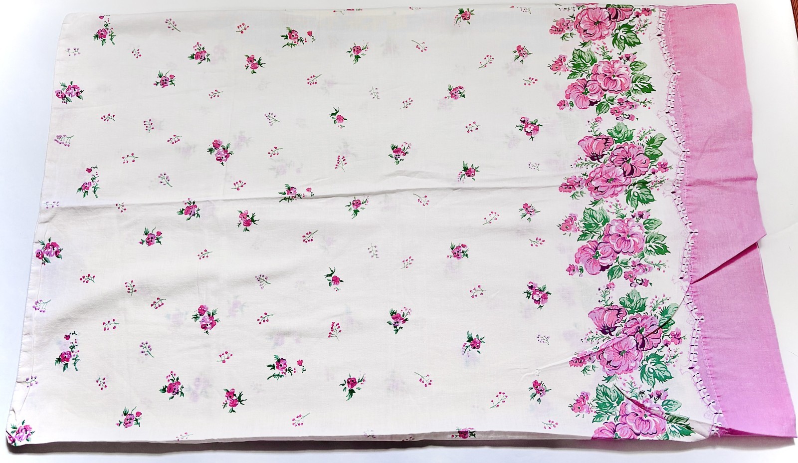 Vintage 100% Cotton 1950\'s Standard Pillowcase Floral