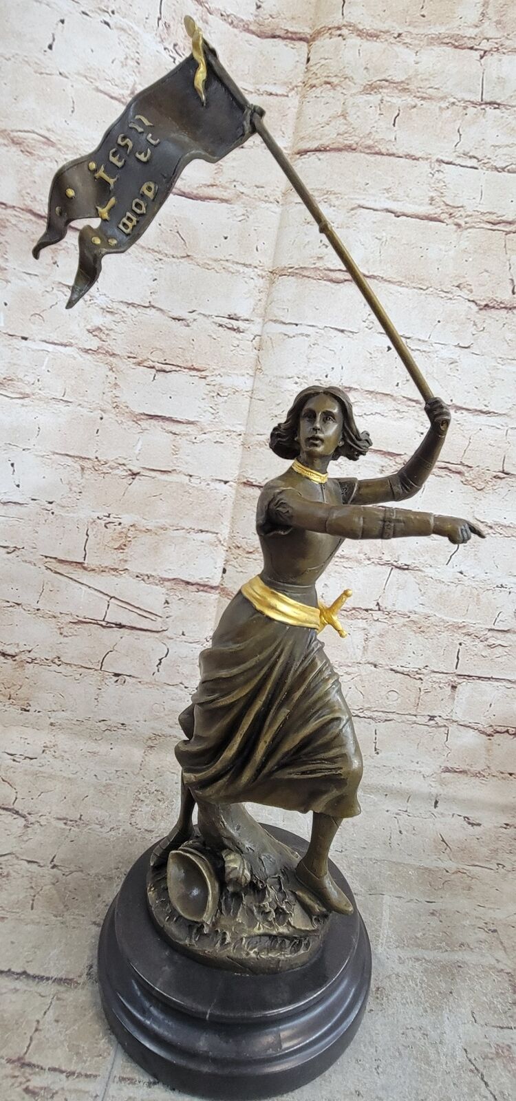 ROMAN CATHOLIC SAINT JOAN OF ARC Standing W/ Flag Sculpture Statue Bronze Statue