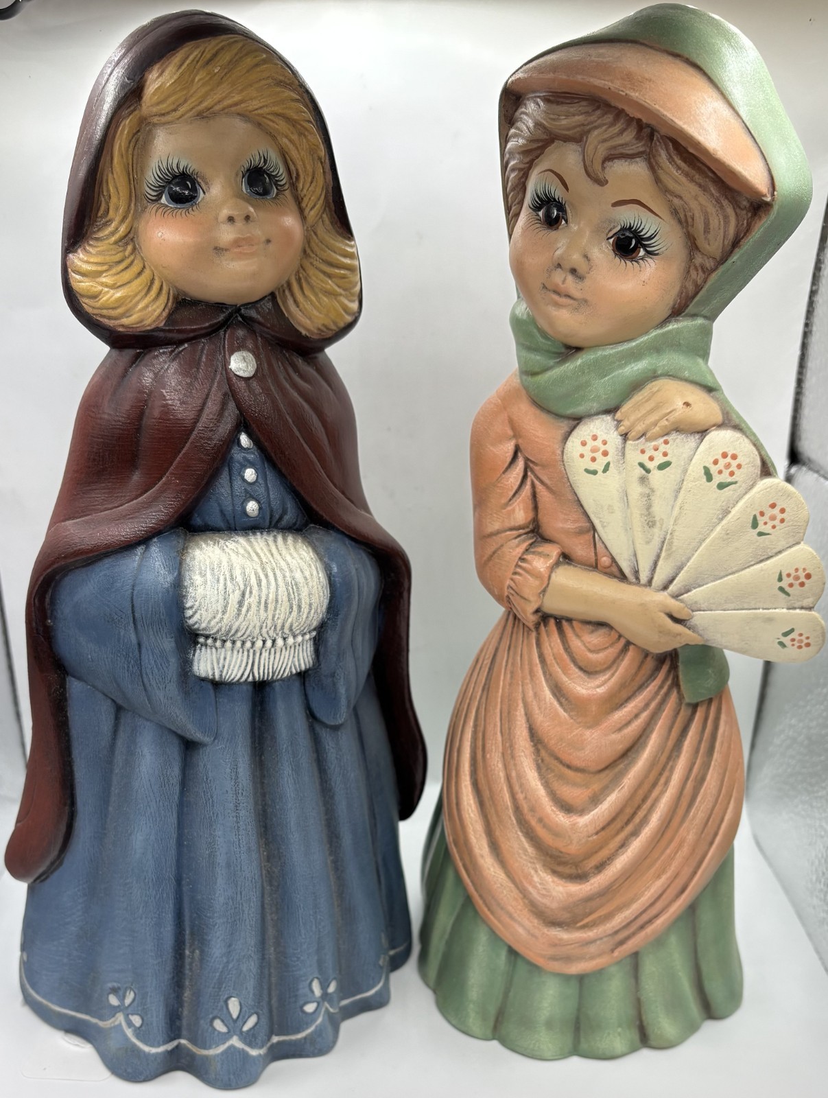 Hand-painted pair of vintage Dona's casts 