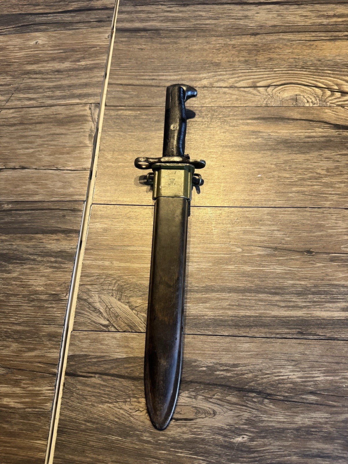 AFH US WWII Era Garand Bayonet with Metal Scabbard w/Beltclip.