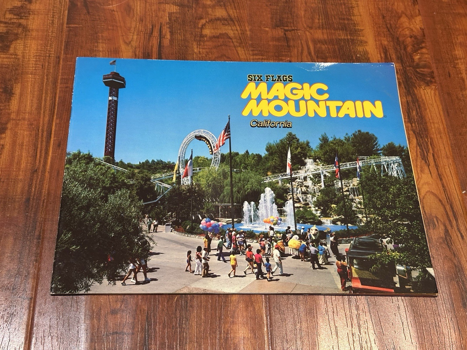 Vintage 1980’s Six Flags Magic Mountain Amusement Theme Park Souvenir Booklet