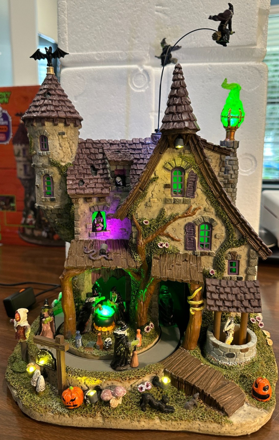 Lemax Spooky Town Wicked Garden Coven #35017 Animated Light Sound Halloween TSTD