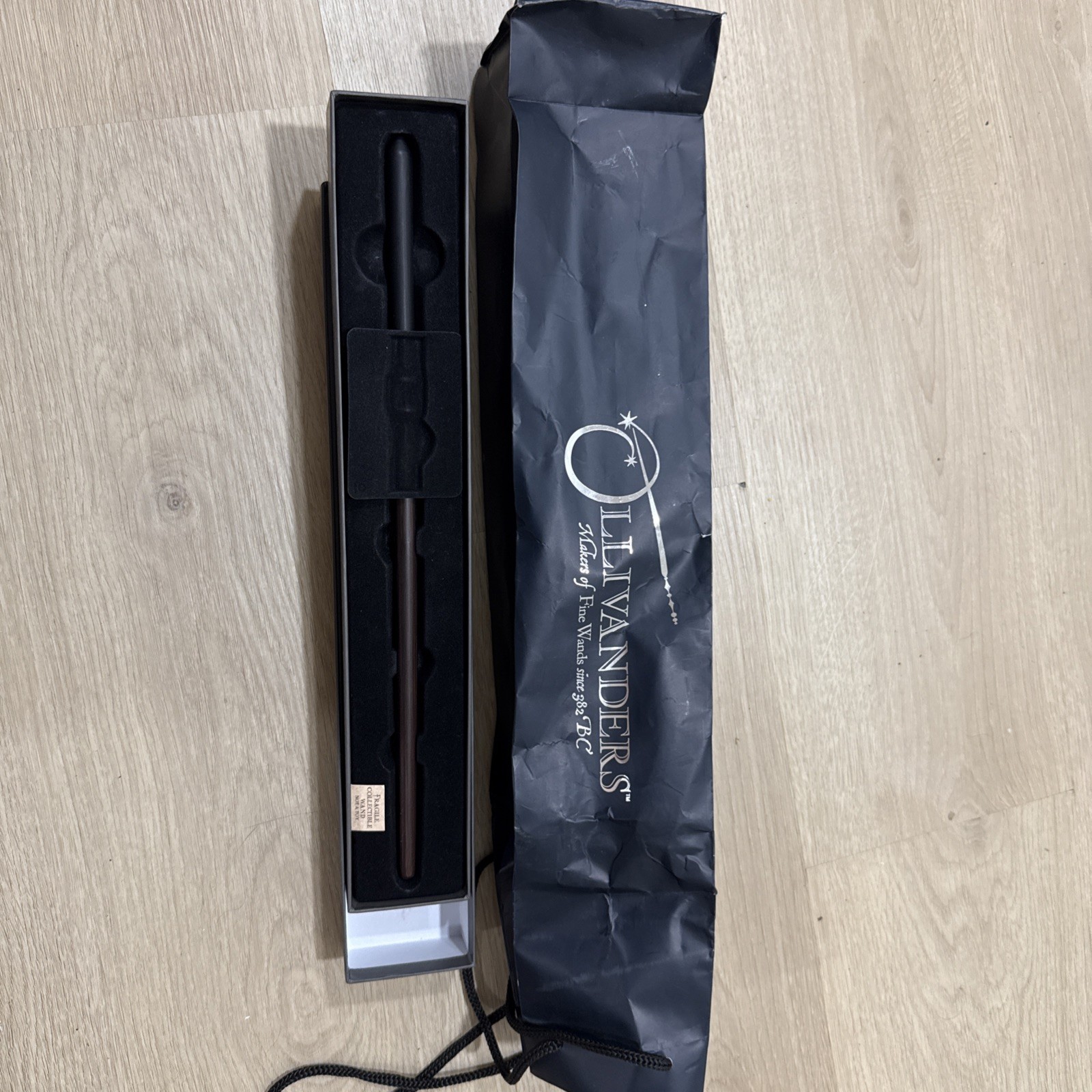 Universal Studios Wizarding World of Harry Potter Draco Malfoy  Wand w/Box & Bag
