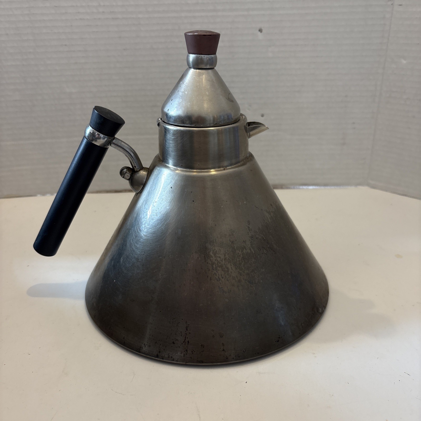 Prandelli style INOX 18/C tea kettle 80's As Seen For Decoration Bakelite Handle
