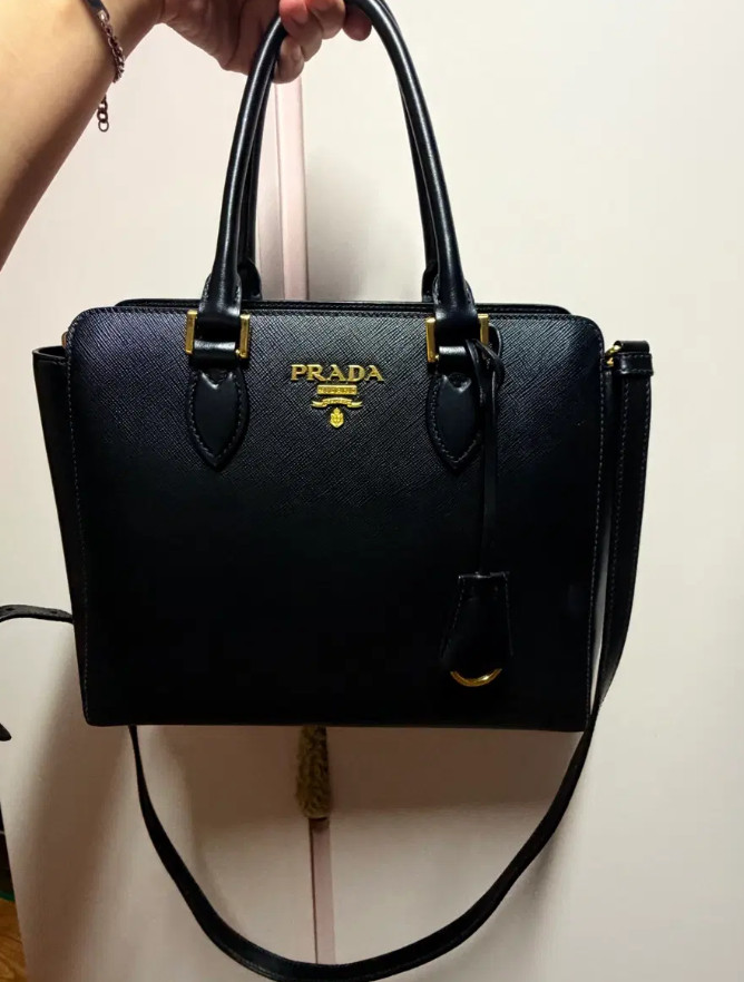 Auth PRADA Saffiano Leather Tote Bag Black Gold Hardware Shoulder Handbag