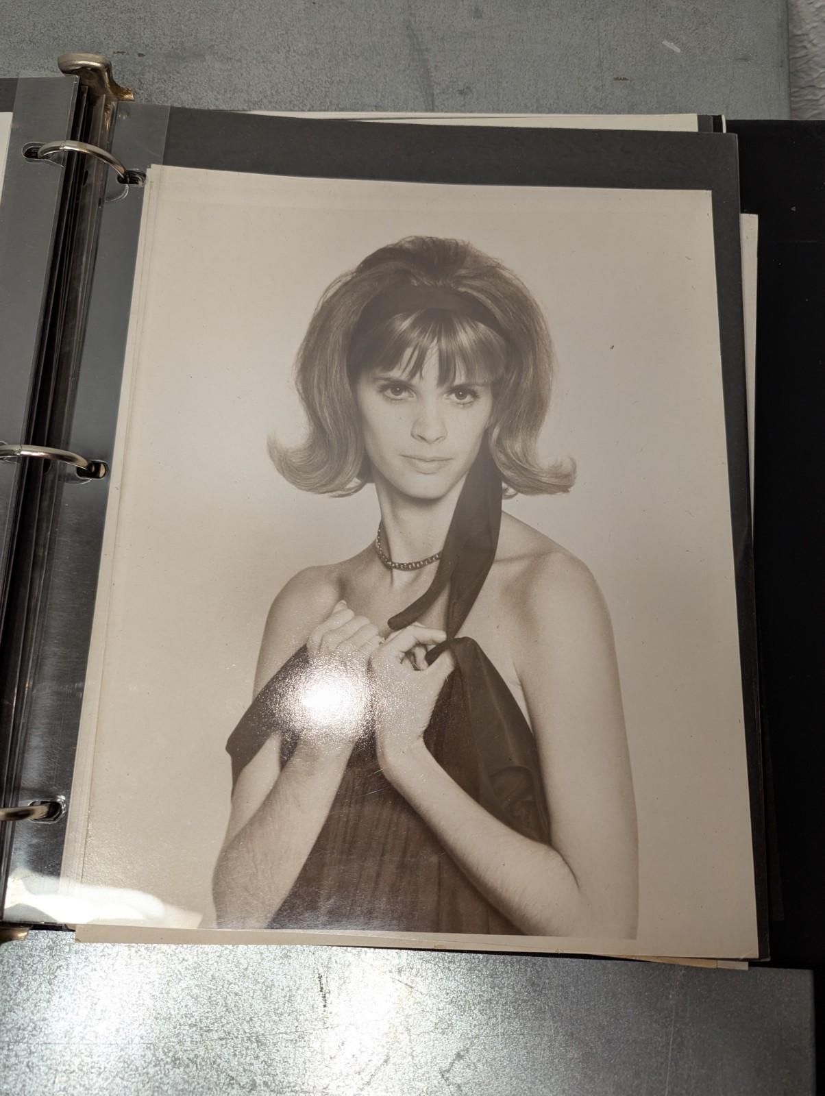 VINTAGE 1960s 36 PHOTOS VOGUE WOMEN MODEL STYLE FASHION OUTDOORS PORTFOLIO 