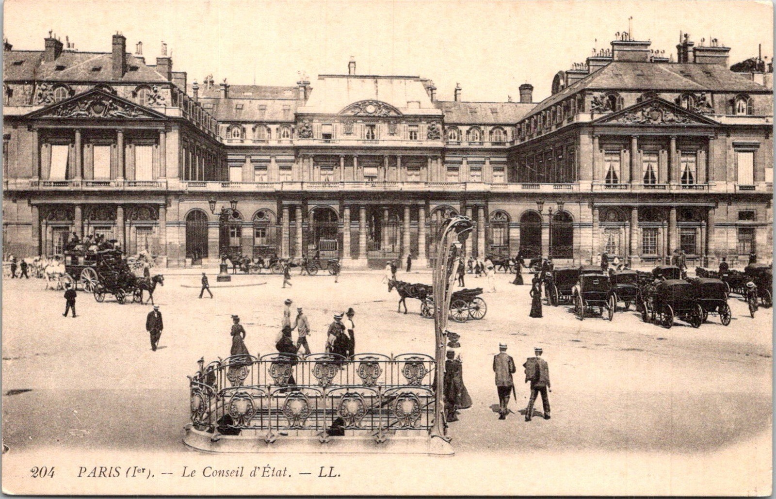 Paris France Le Conseil D\'Etat People Carriages Street Scene Postcard