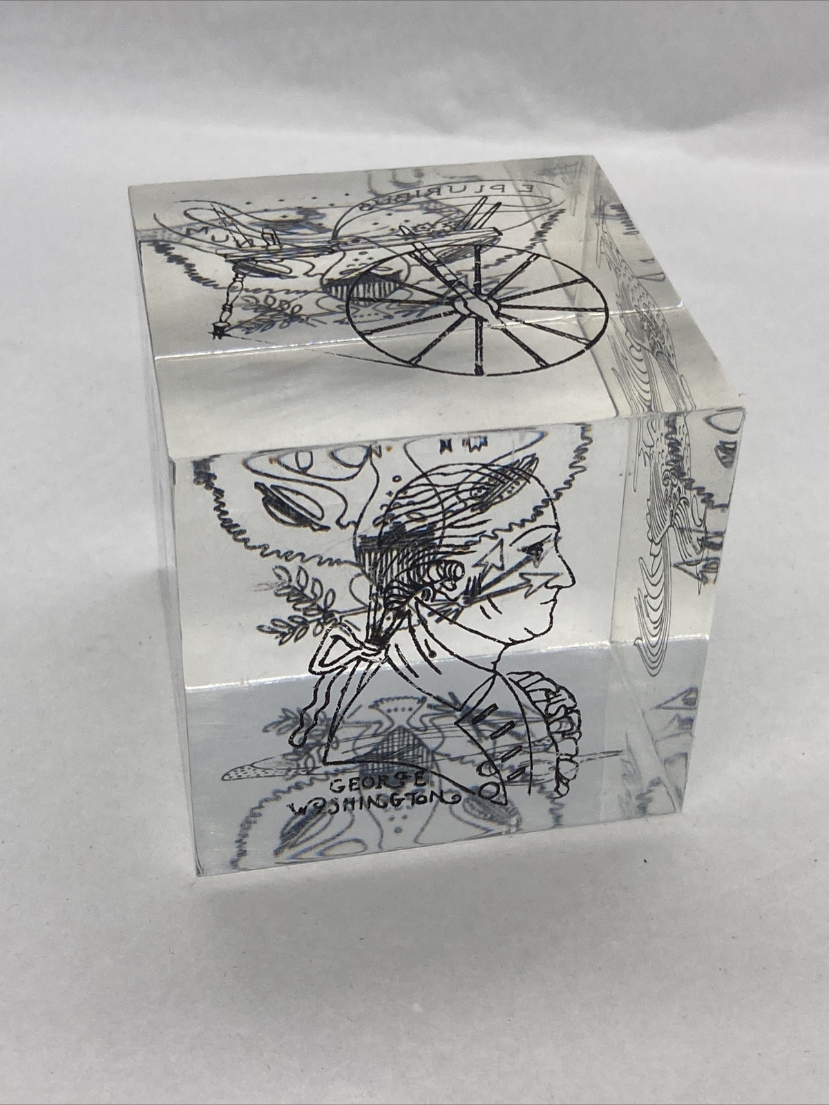 Vintage Clear Lucite George Washington Souvenir Paperweight 2.5”x2.5”