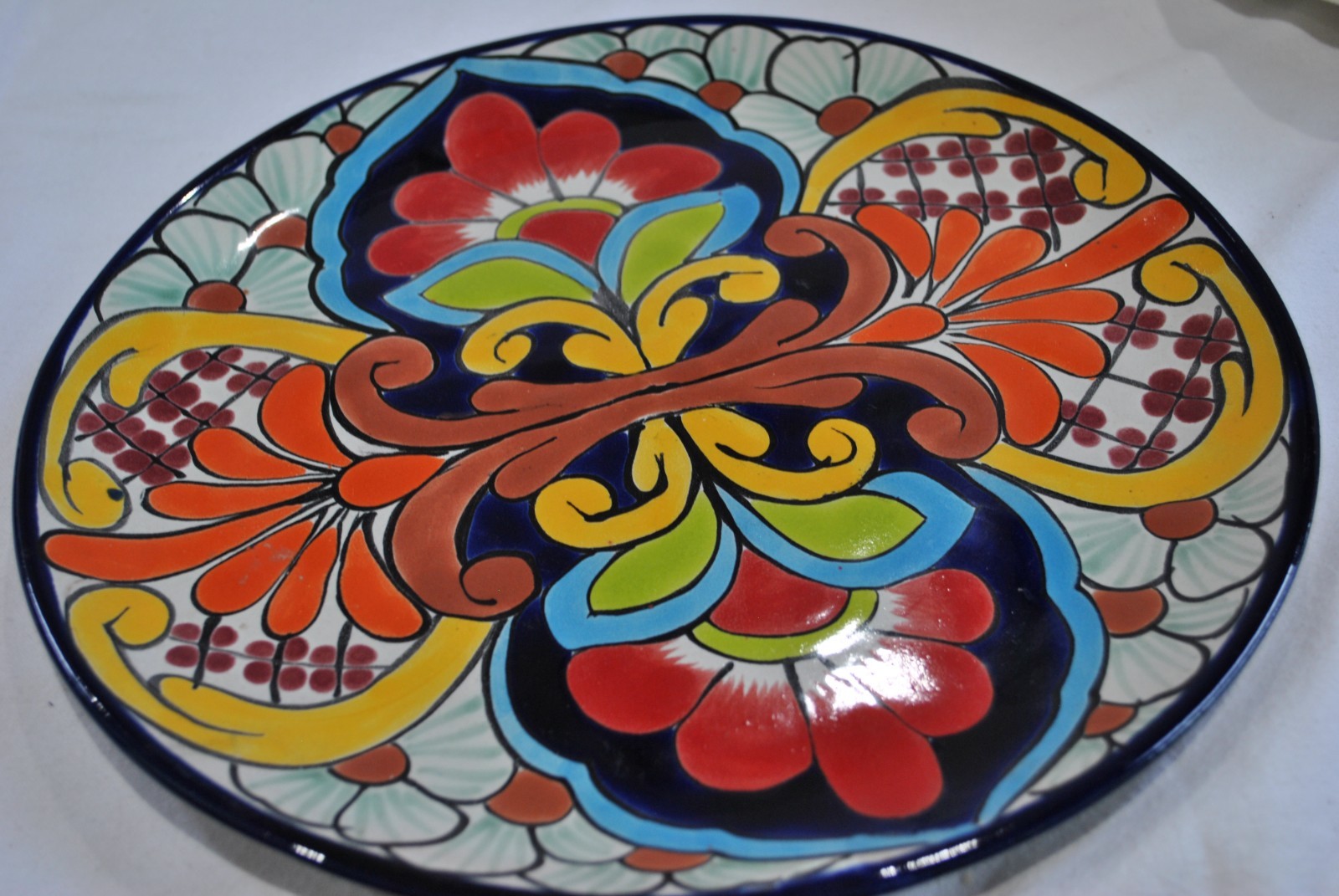 Talavera Pottery Mexico Lead Free Artist signed Venegas Plate 11 3/4\