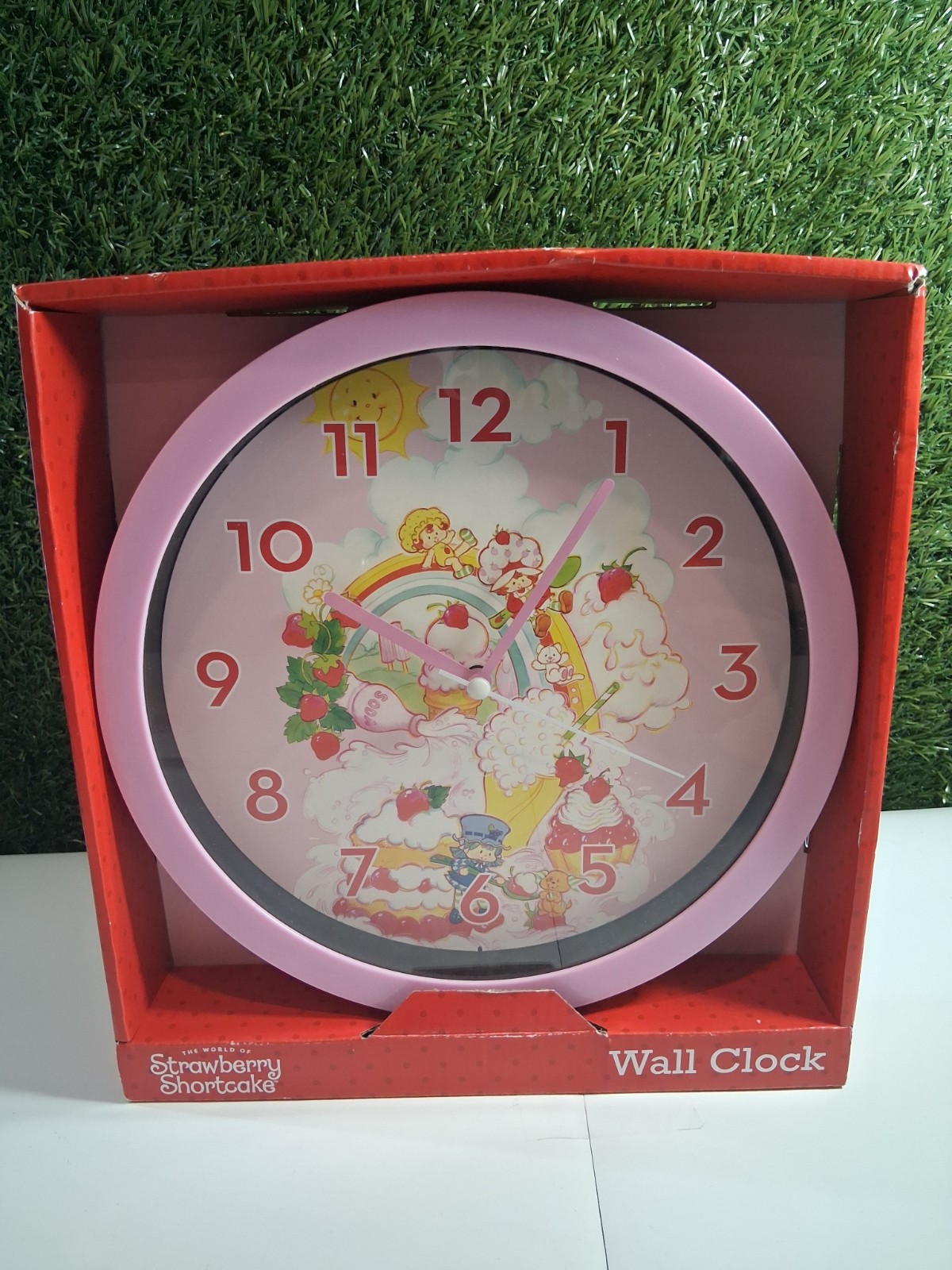 Strawberry Shortcake Wall Clock Vintage Retro Style Pink Analog Accutime NIB