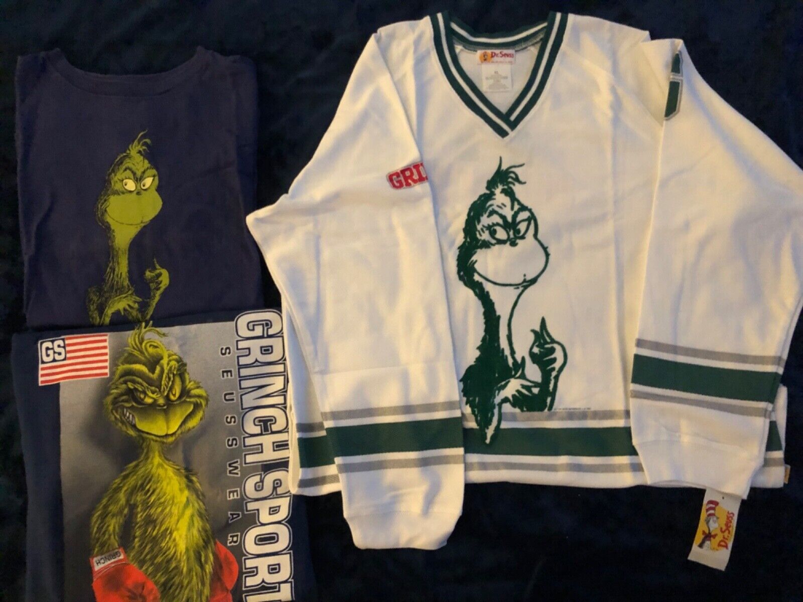 GRINCH RARE COLLECTIBLE LOT OF 2 TEES + SWEATER