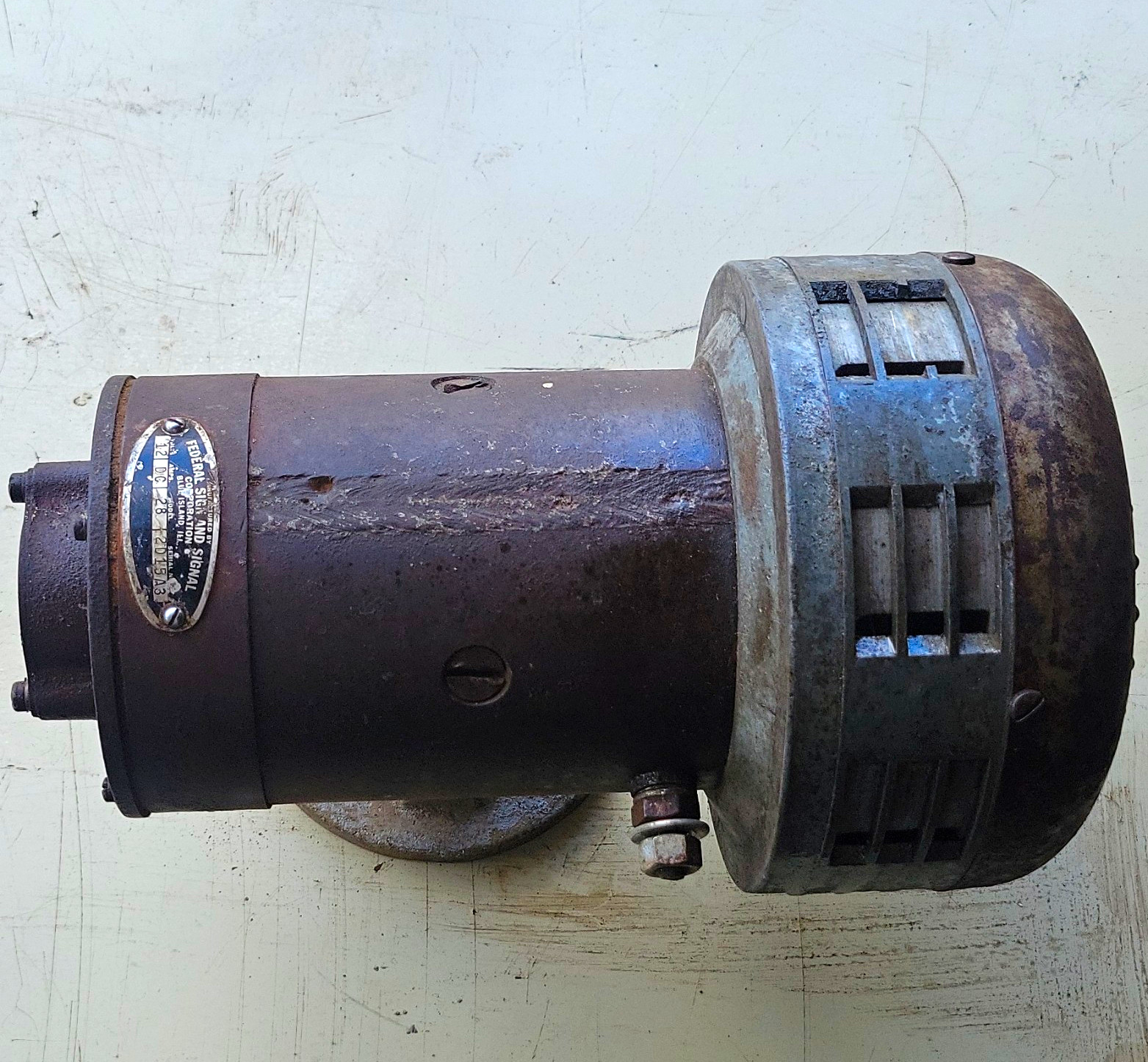 Federal Sign & Signal Model 28 12V DC Electric Siren Firefighting & Rescue