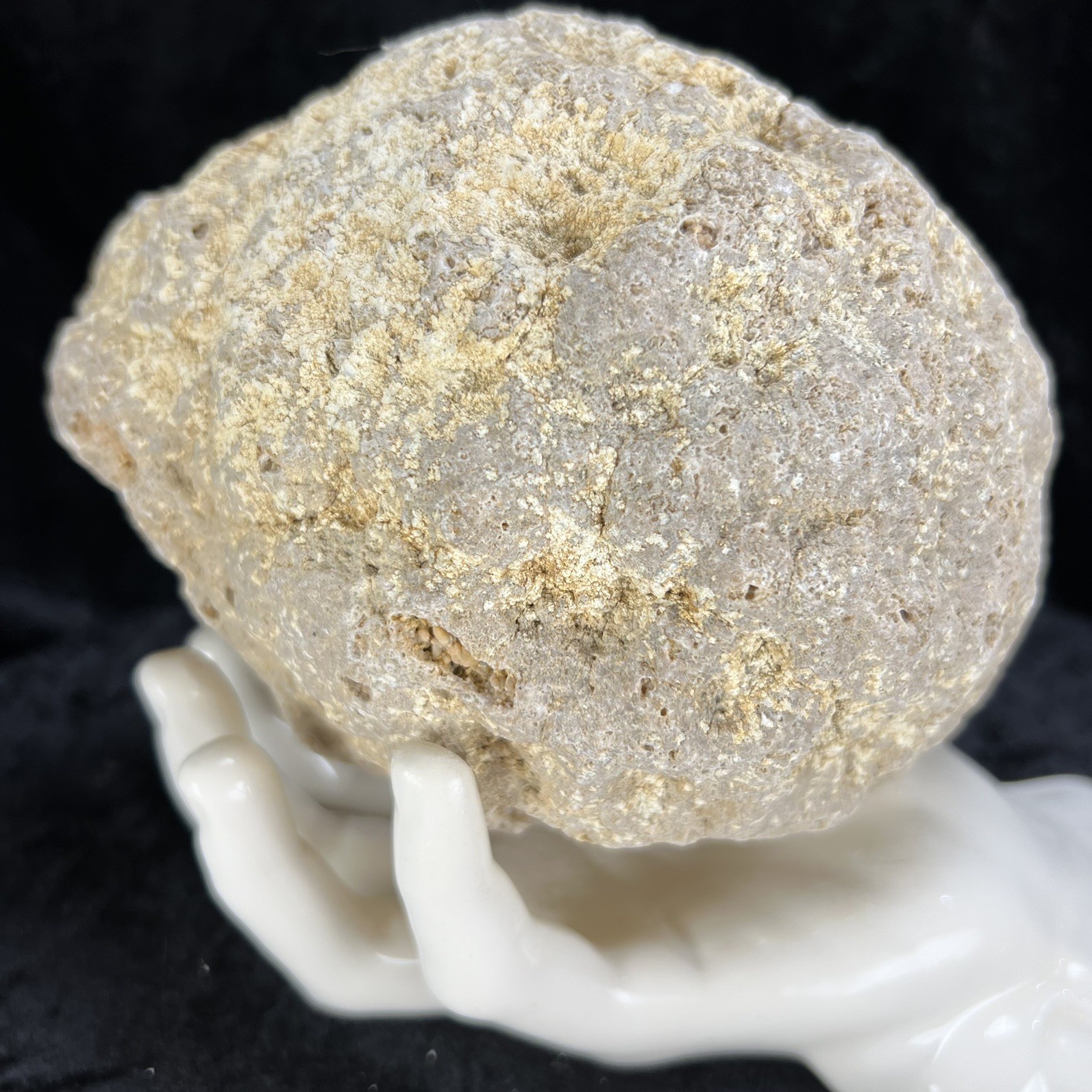 5-1/2” Uncut Geode Quartz Crystal Chalcedony Unopened Non Rattling Solid 3.11Lb