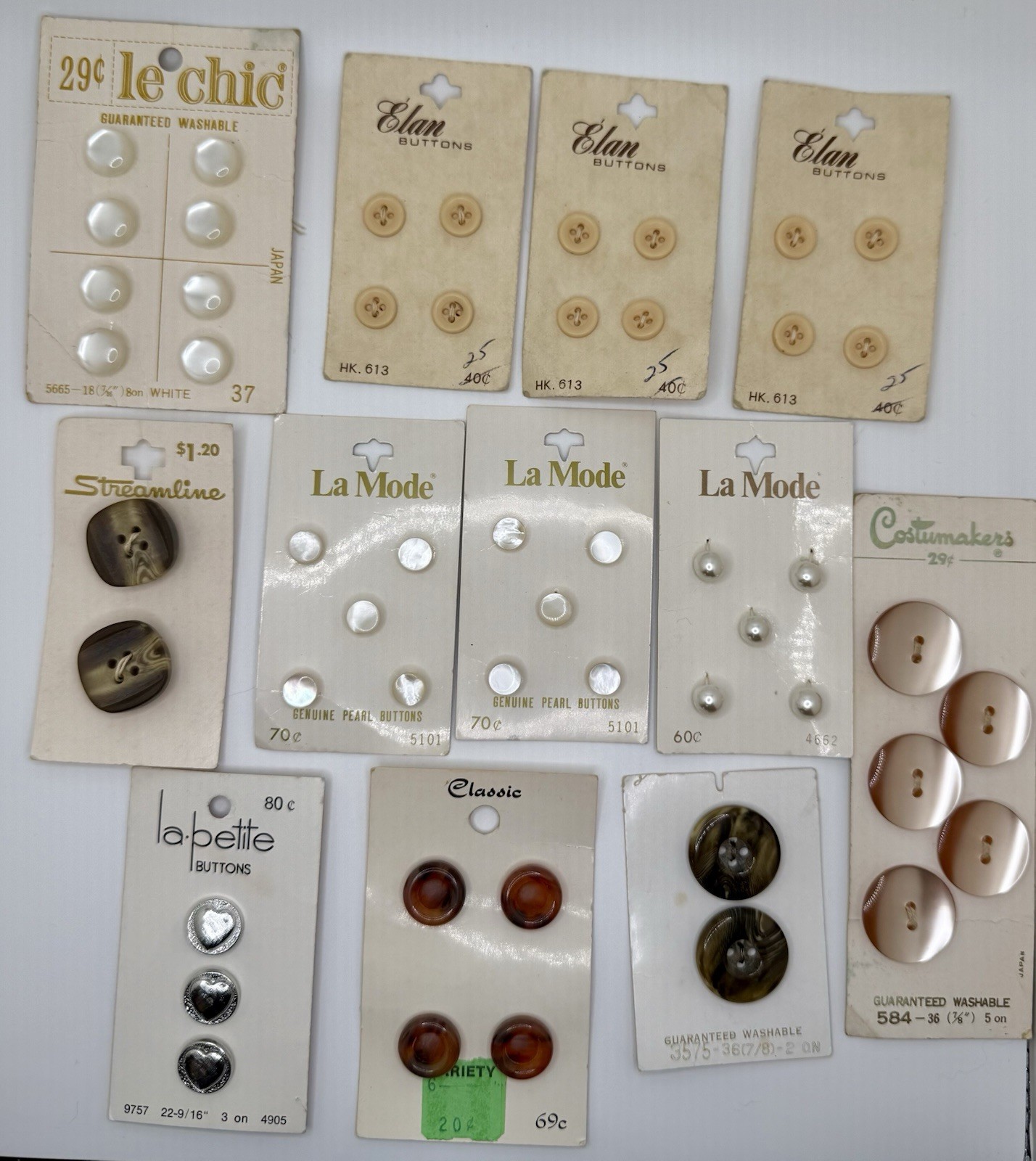 Lot 12 Vintage Button Cards 51 Buttons La Mode Genuine Pearl Elan Le Chic 1960s