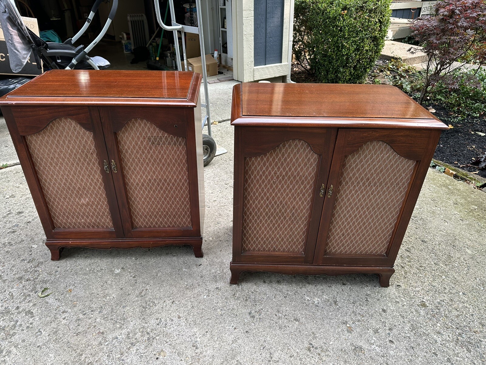 Late 1950s Mid Century Modern Dark Brown RCA VICTOR Record Player SHC-7 Model