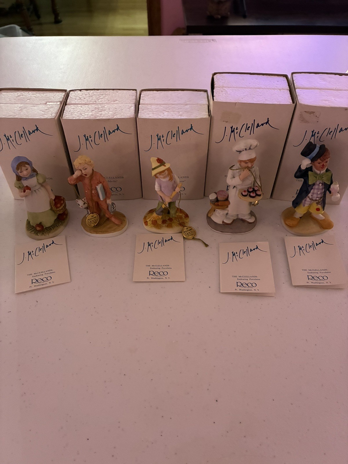 The McClellands porcelain figurines lot of 5- The figurines pictures