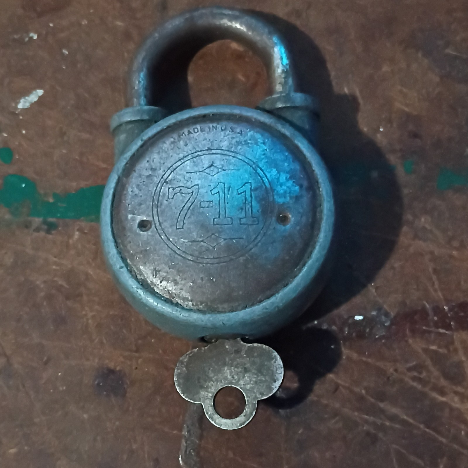 Vintage 7-11 Collectible Padlock Lock with working Key