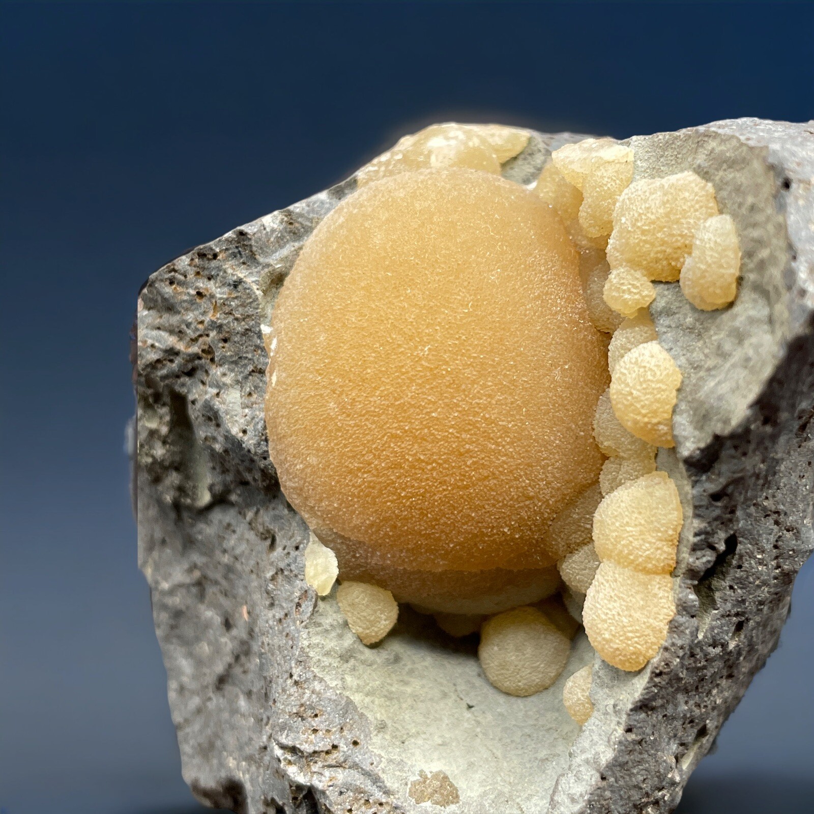 Spherical CALCITE (Outstanding Condition) - 261g - *Campomorto Quarry, Italy*