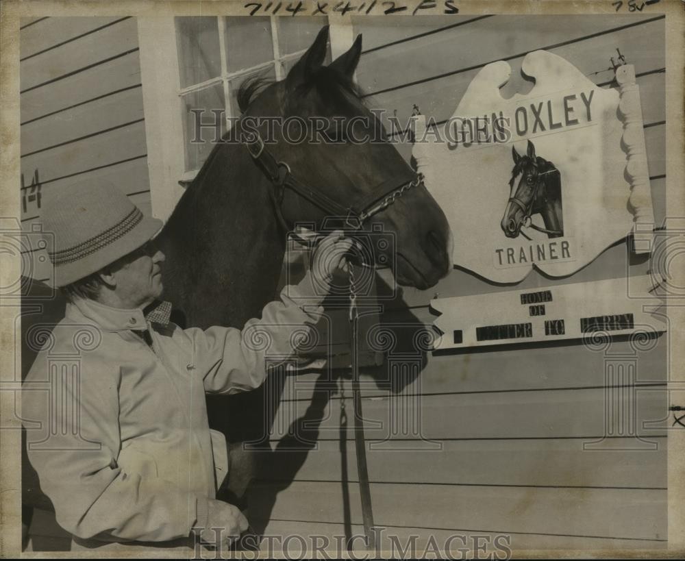 1980 Press Photo Racehorse A Letter To Harry and trainer John Oxley - nos02008