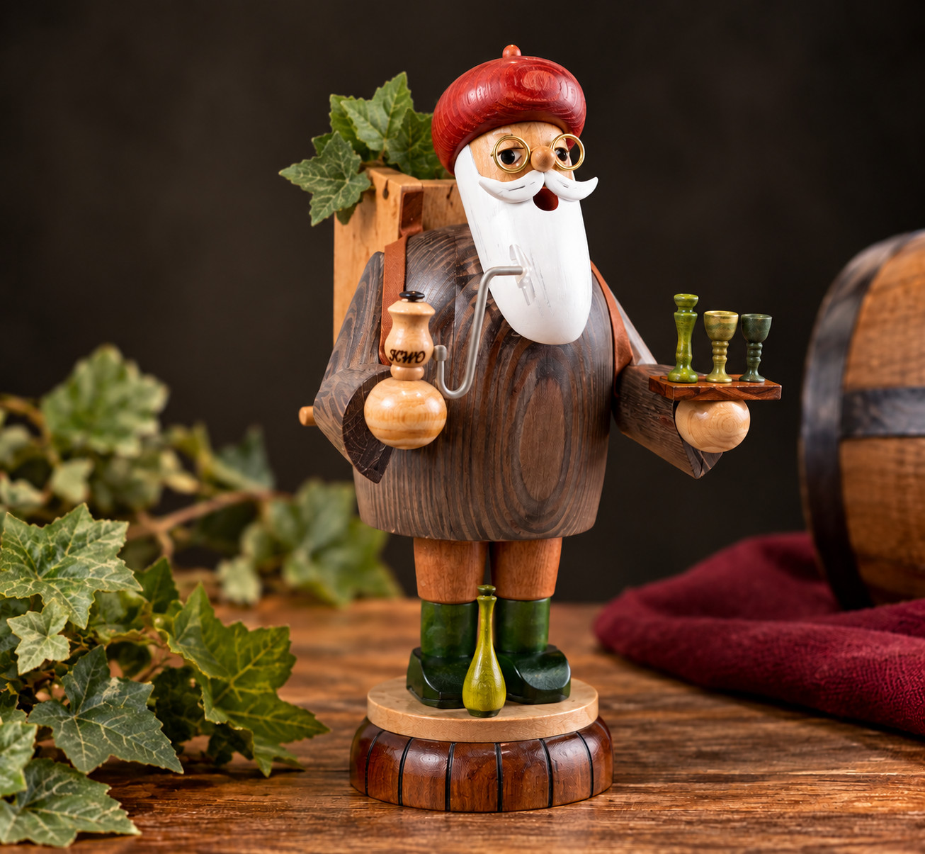KWO 21027 Wine Dealer German Erzgebirge Incense Smoker Die Bärtigen 19cm
