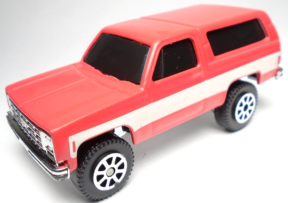2023 MAISTO 1979 CHEVROLET K5 BLAZER RED 1:64 DIECAST 2 7/8