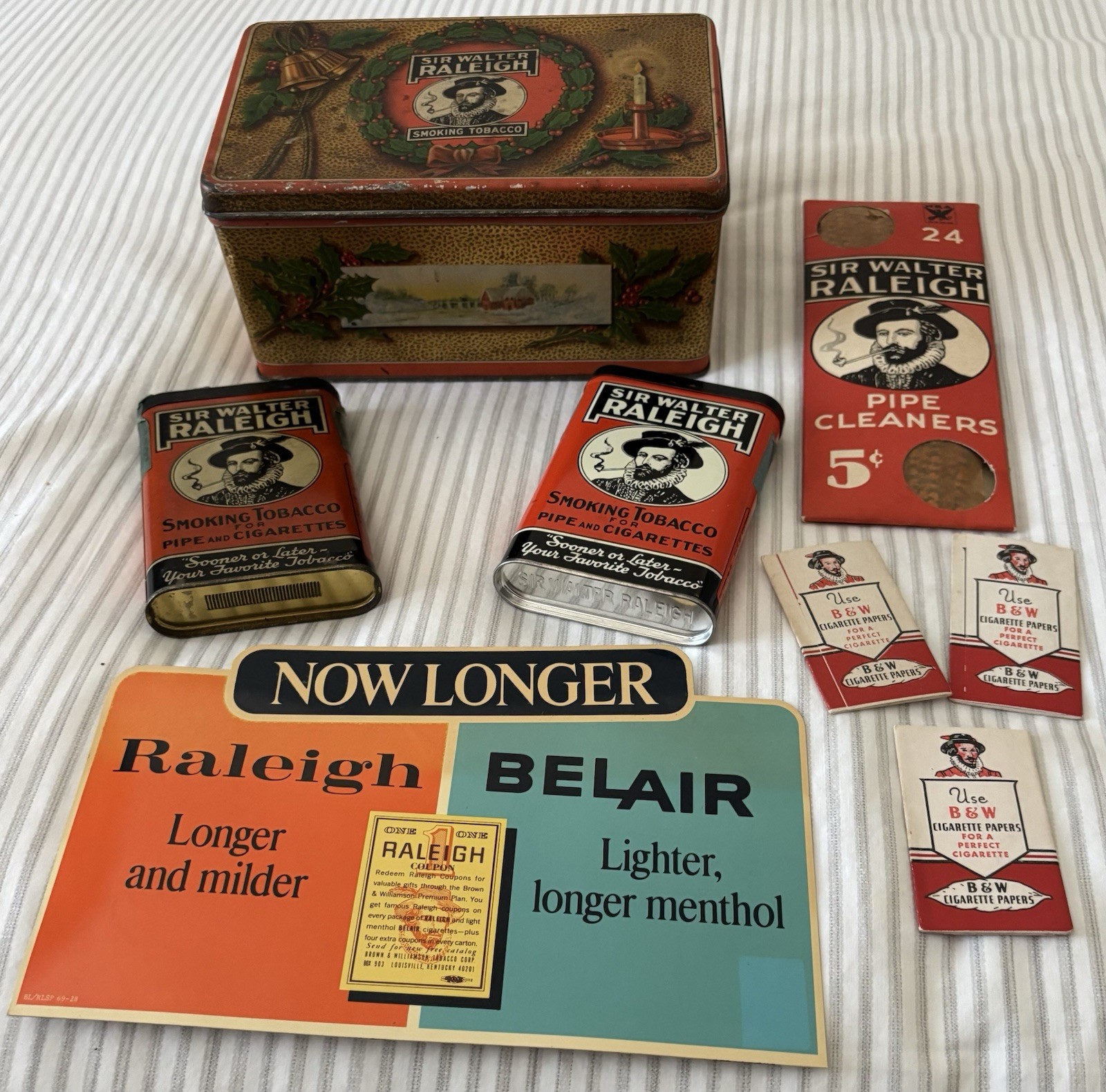 Vintage Sir Walter Raleigh Christmas Tin Pockets Sign Pipe Cleaner & Papers