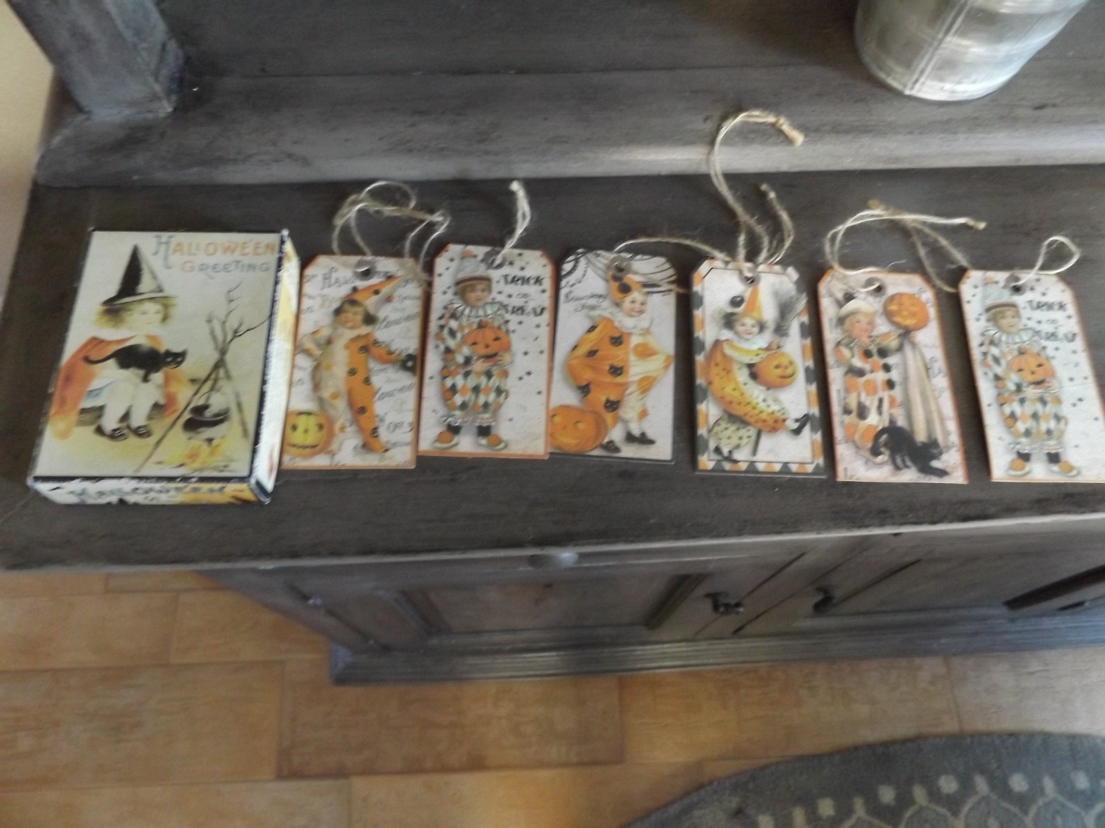 Halloween Vintage Box of 6 Greeting Cards or Labels for Treats Halloween Vintage Box of 6 Greeting Cards or Labels for Treats