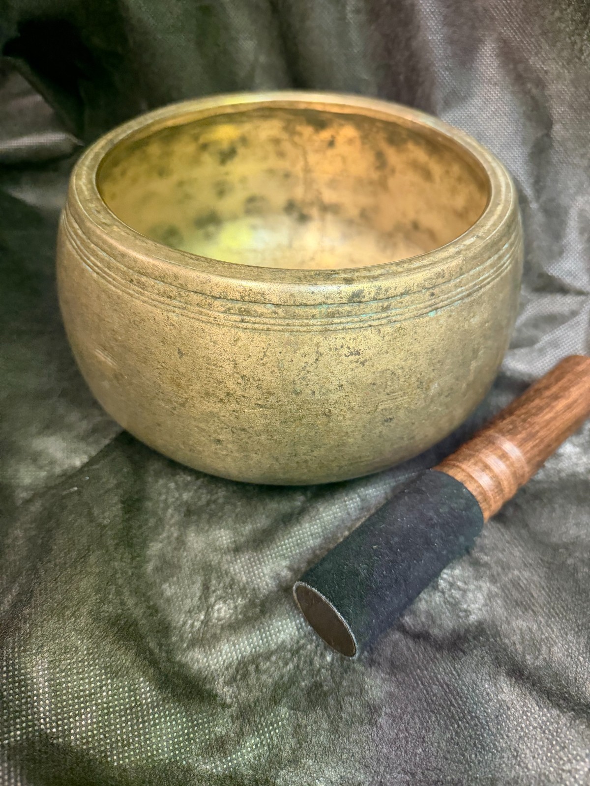 Large Antique Healing Yoga Buddha Mani handmade Singing Bowl 7\
