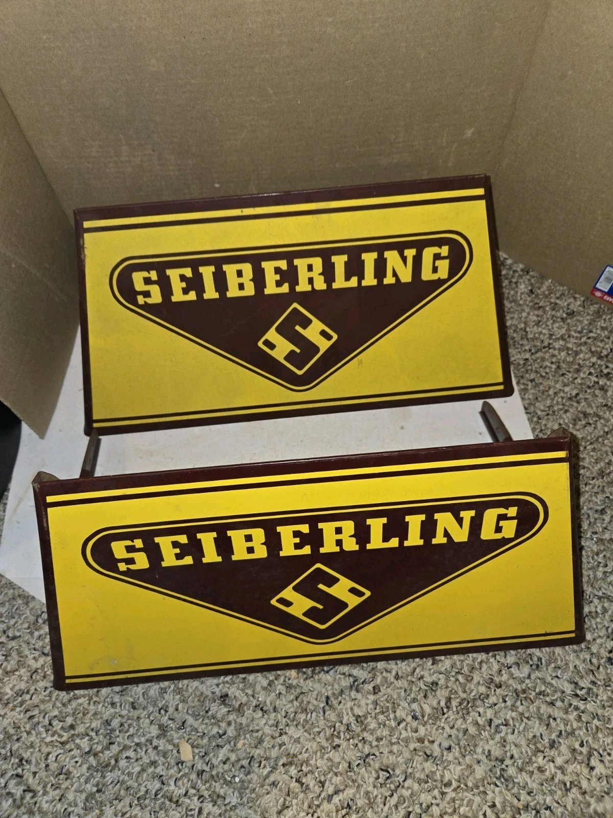 Vintage 1950\'s Seiberling Tire Retail Auto Store Display Rack Stand Holder Sign
