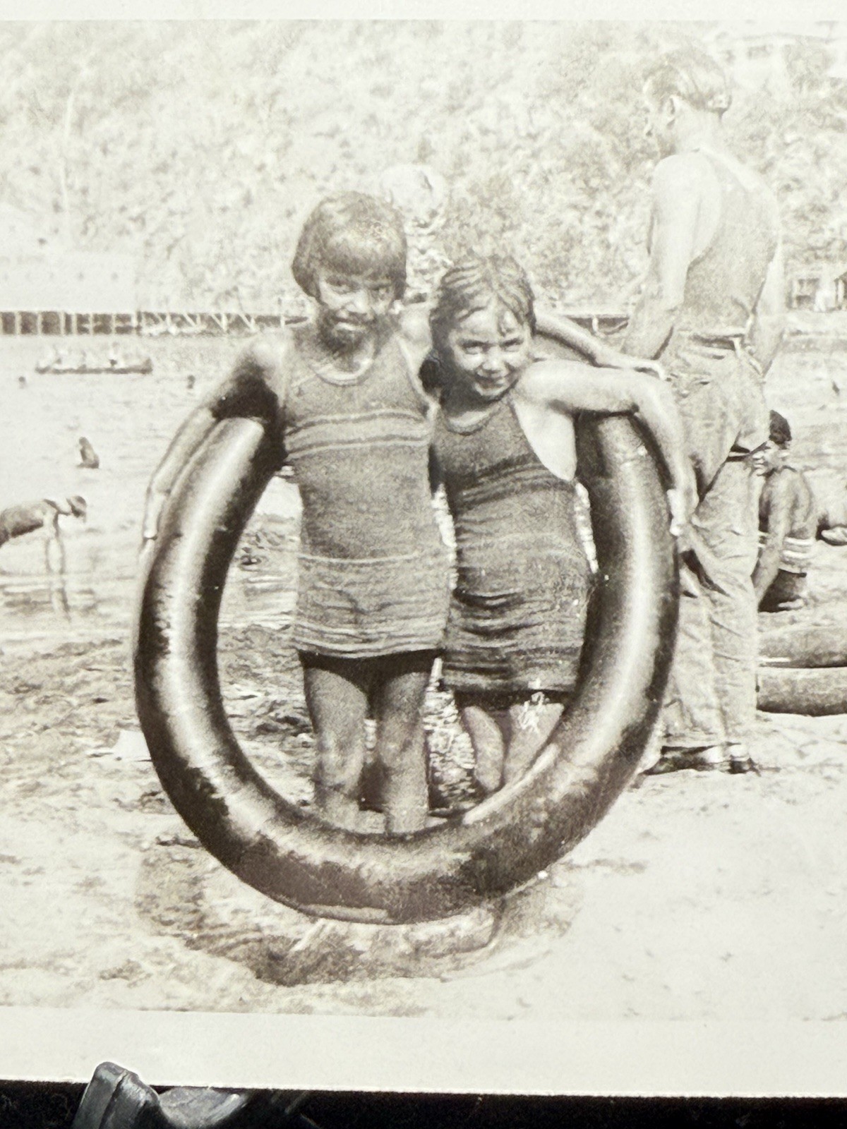 🔥Found Photo Catalina Island CA Beach Girls Inner Tubes Bathers Snapshot #V32