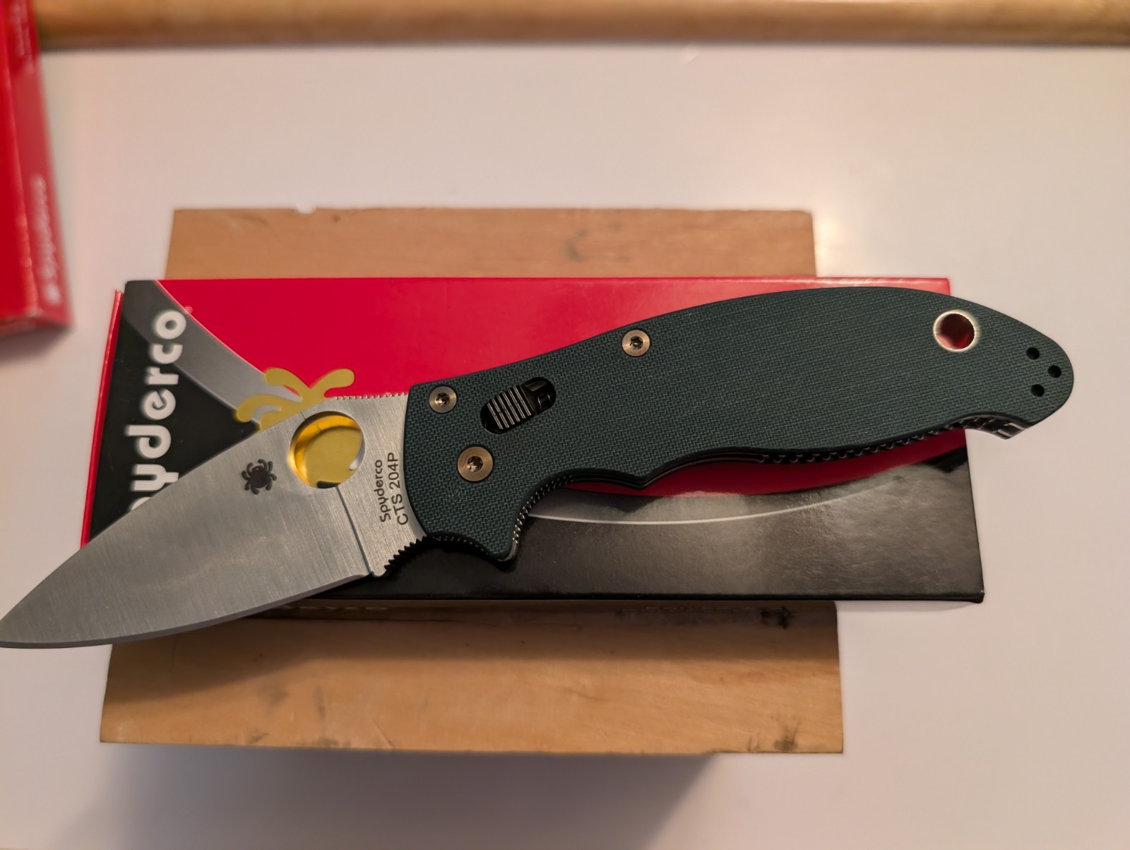 Spyderco Manix 2 CTS204P Custom. Spyderco Manix 2 CTS204P Custom.