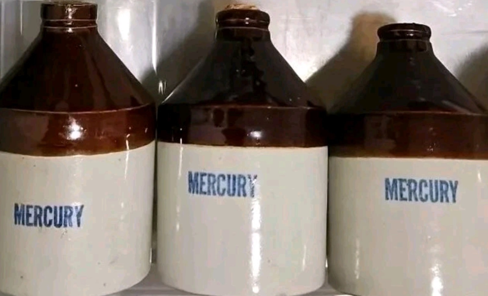 VINTAGE MERCURY REDWING CERAMIC STONEWARE JARSCORK LID RARE SMALL SET OF 3 