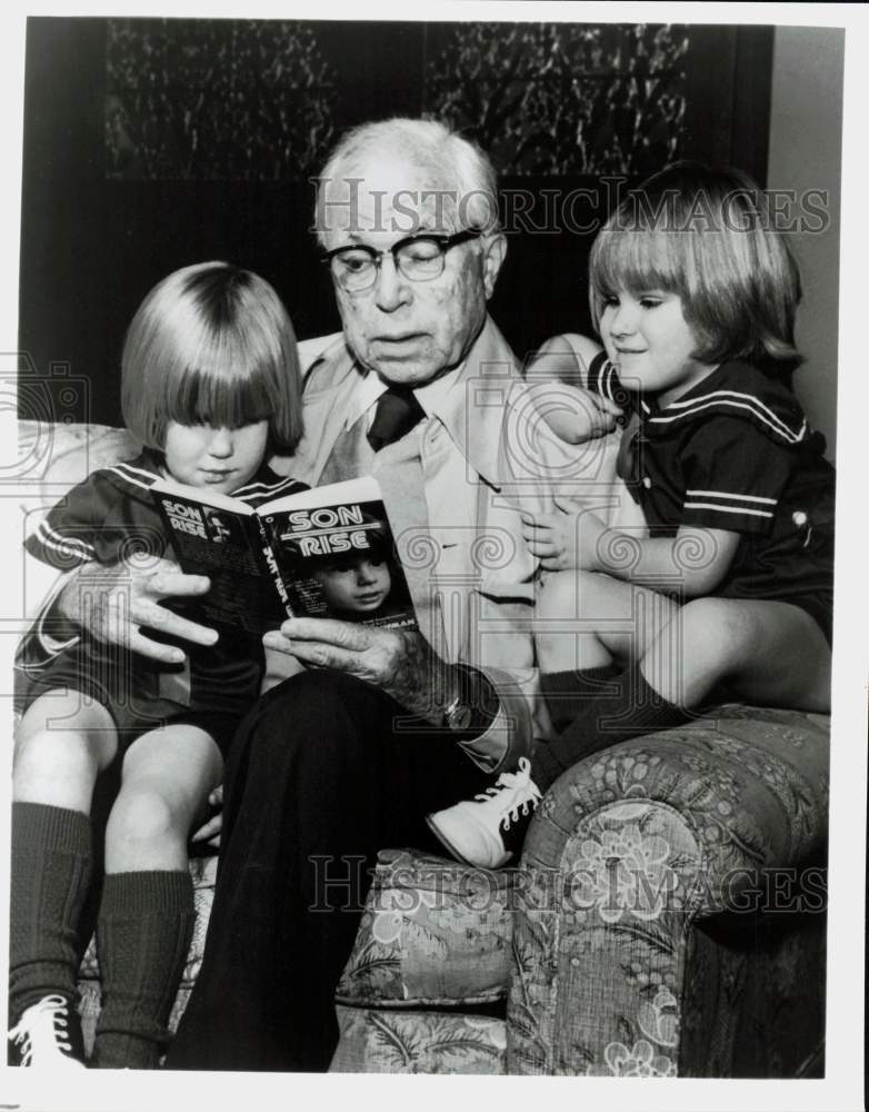 1980 Press Photo King Vidor, Director, Producer, Screenwriter, with Children