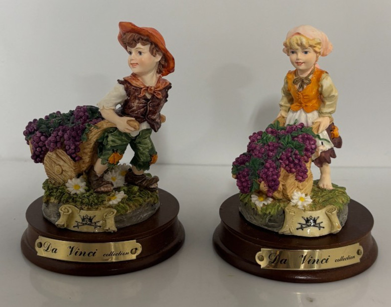 Vintage Da Vinci Collection Satis 5 Boy Girl Grape Harvest Wheelbarrow Figurine