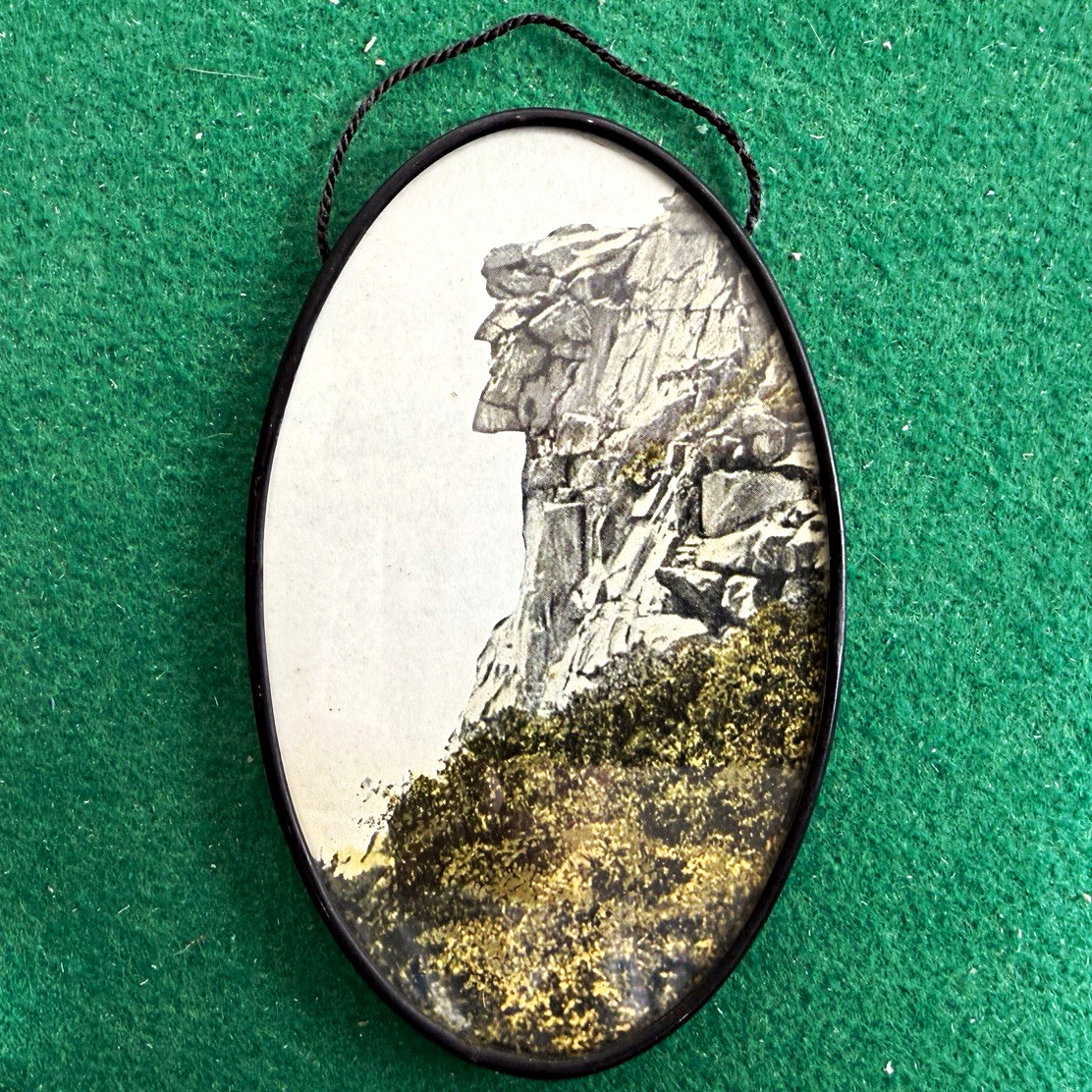 Vintage Old Man Of The Mountain New Hampshire Oval Hanging Souvenir Wall Plaque