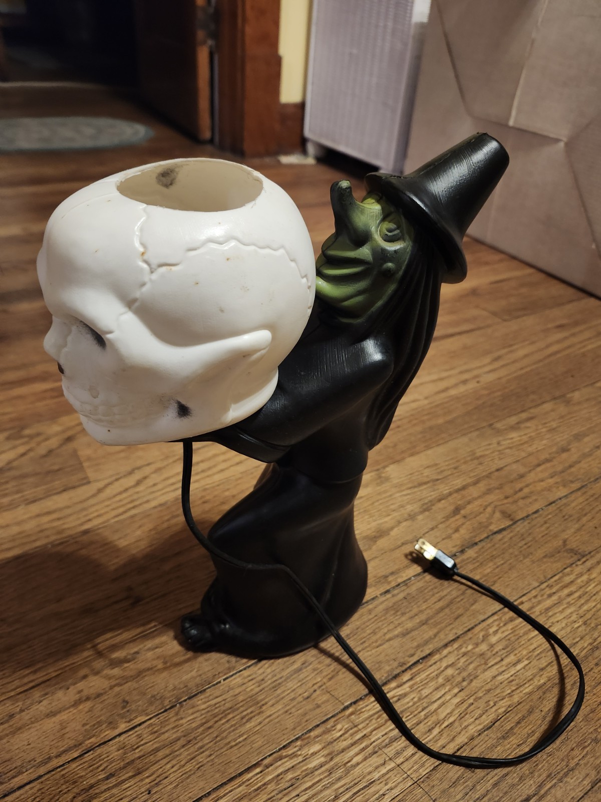 Rare Vintage 1960s Black Witch Green Face Skull Blow Mold Light Decoration RARE