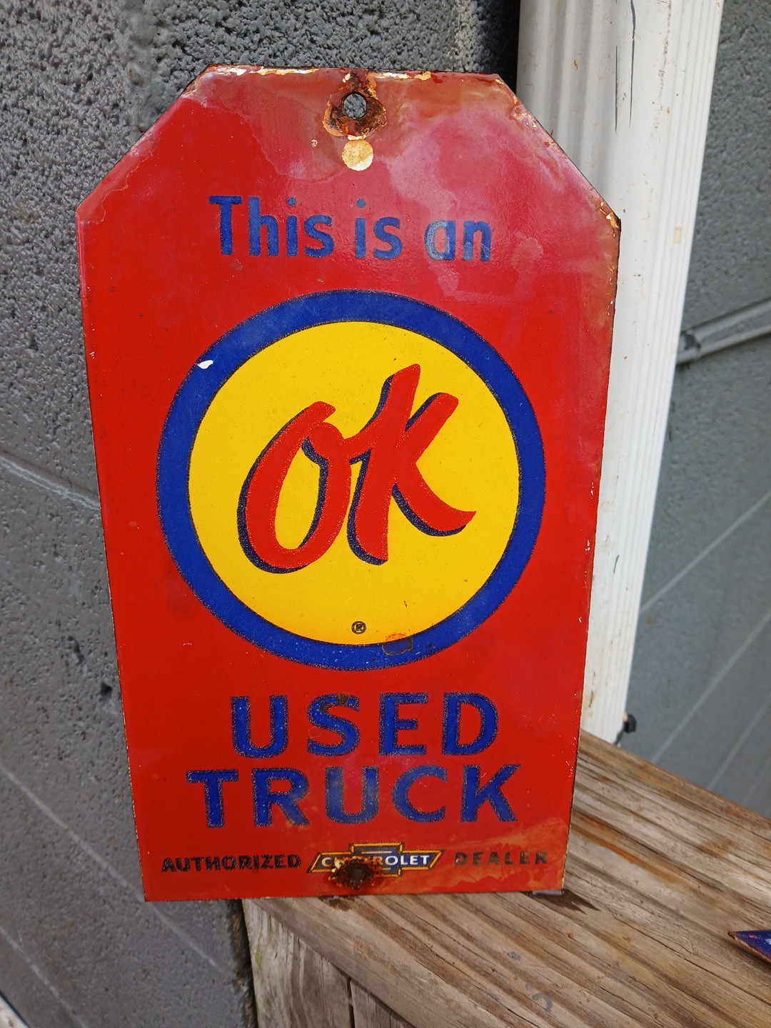 VINTAGE OK USED CARS AUTHORIZED DEALER OIL PUMP STATION GASOLINE PORCELAIN SIGN