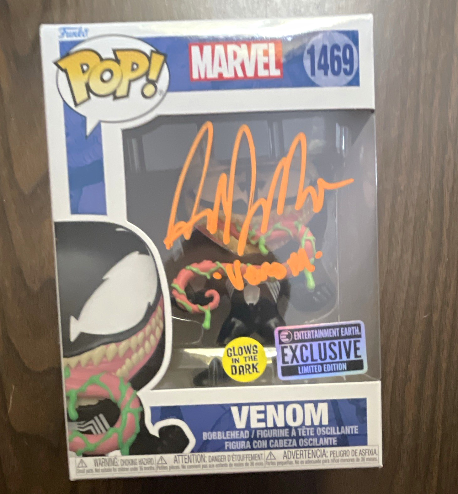 Funko POP Marvel Venom #1469 Glow Dark Entertainment Earth Exclusive Signed