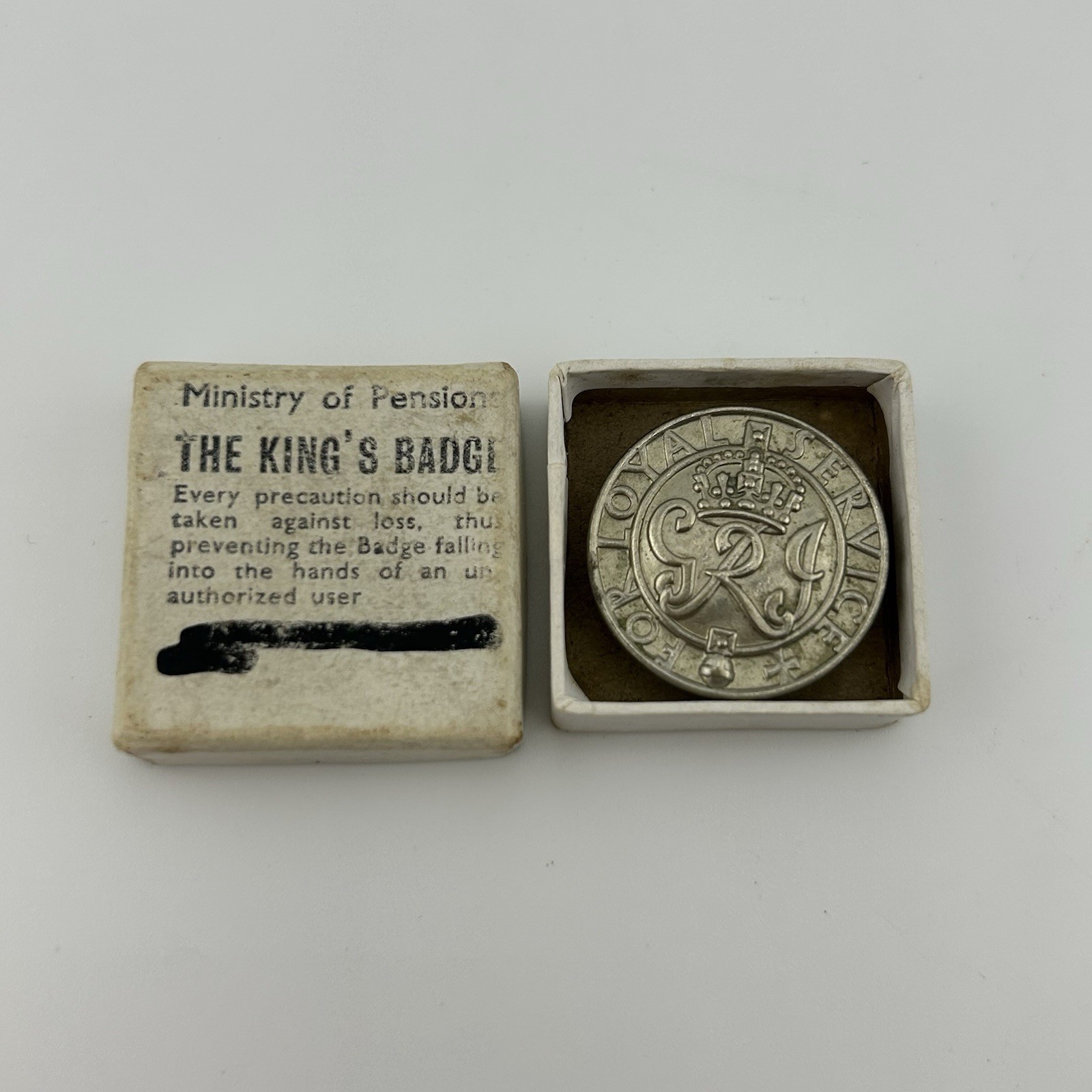 WW2 British King’s Badge For Loyal Service Invalided/Wounded Badge Original Box
