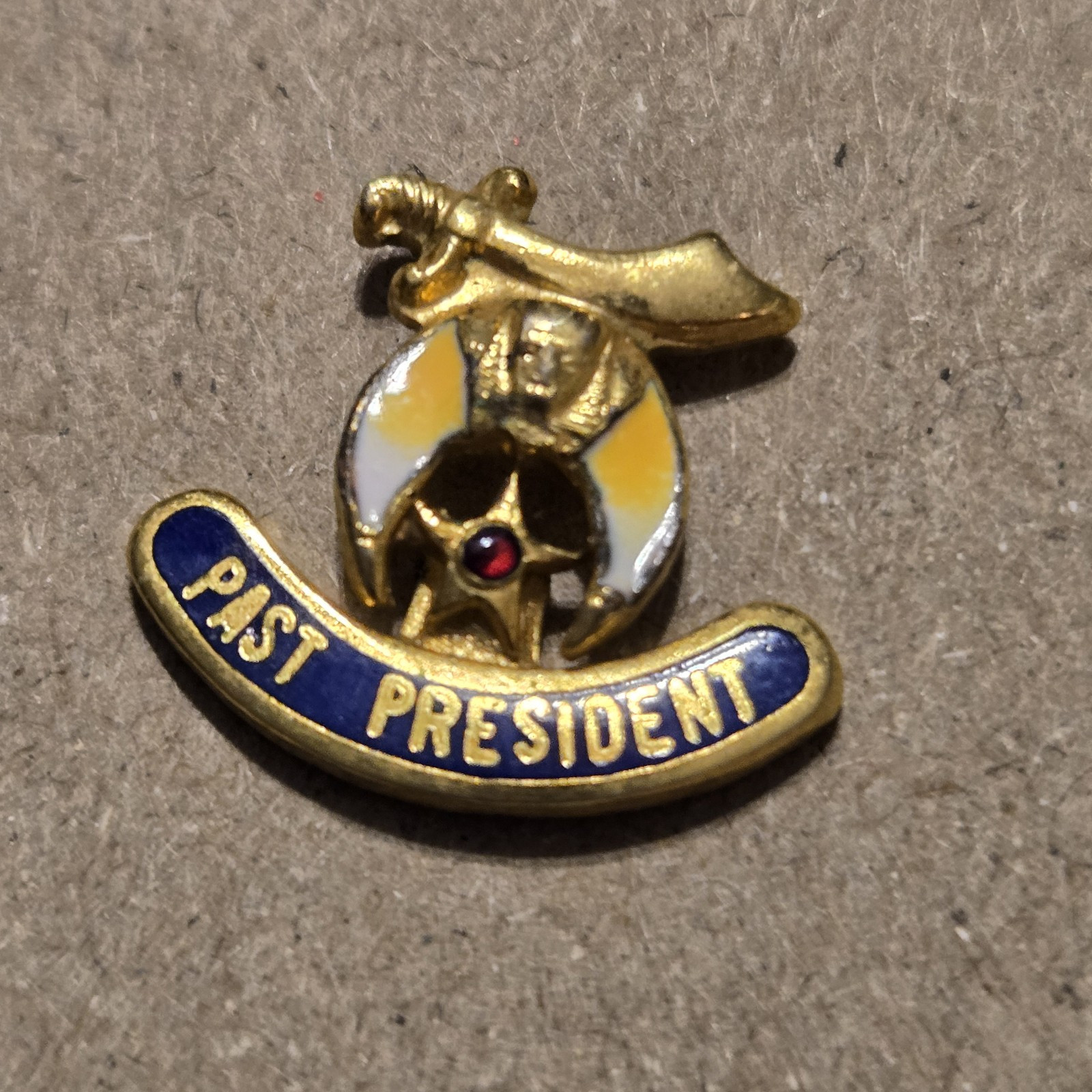 Masonic Past President Pin Freemason with Sphynx Head/Scimitar