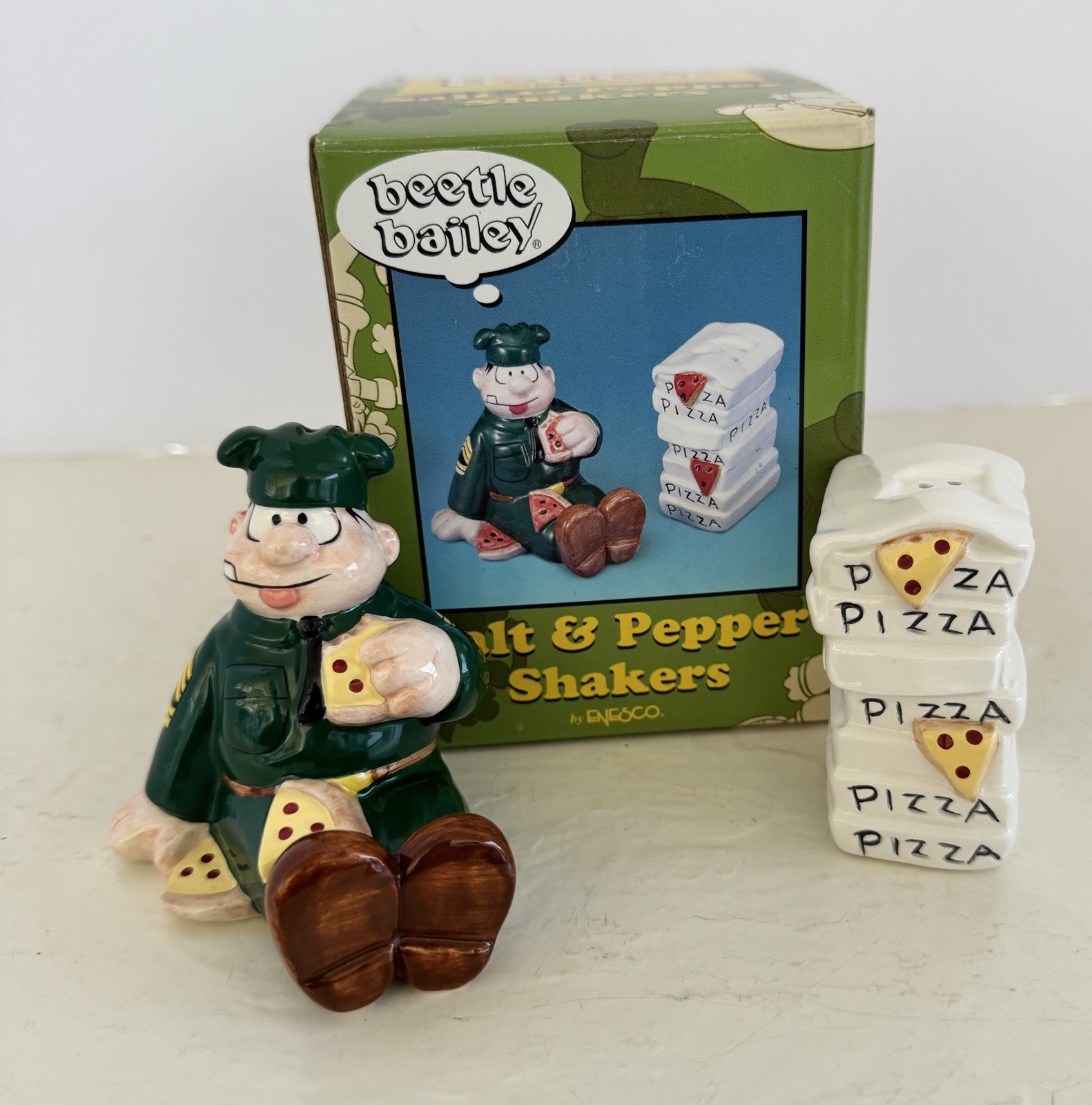 BEETLE BAILEY SALT & PEPPER SHAKERS SARGE EATING PIZZA NEW IN BOX