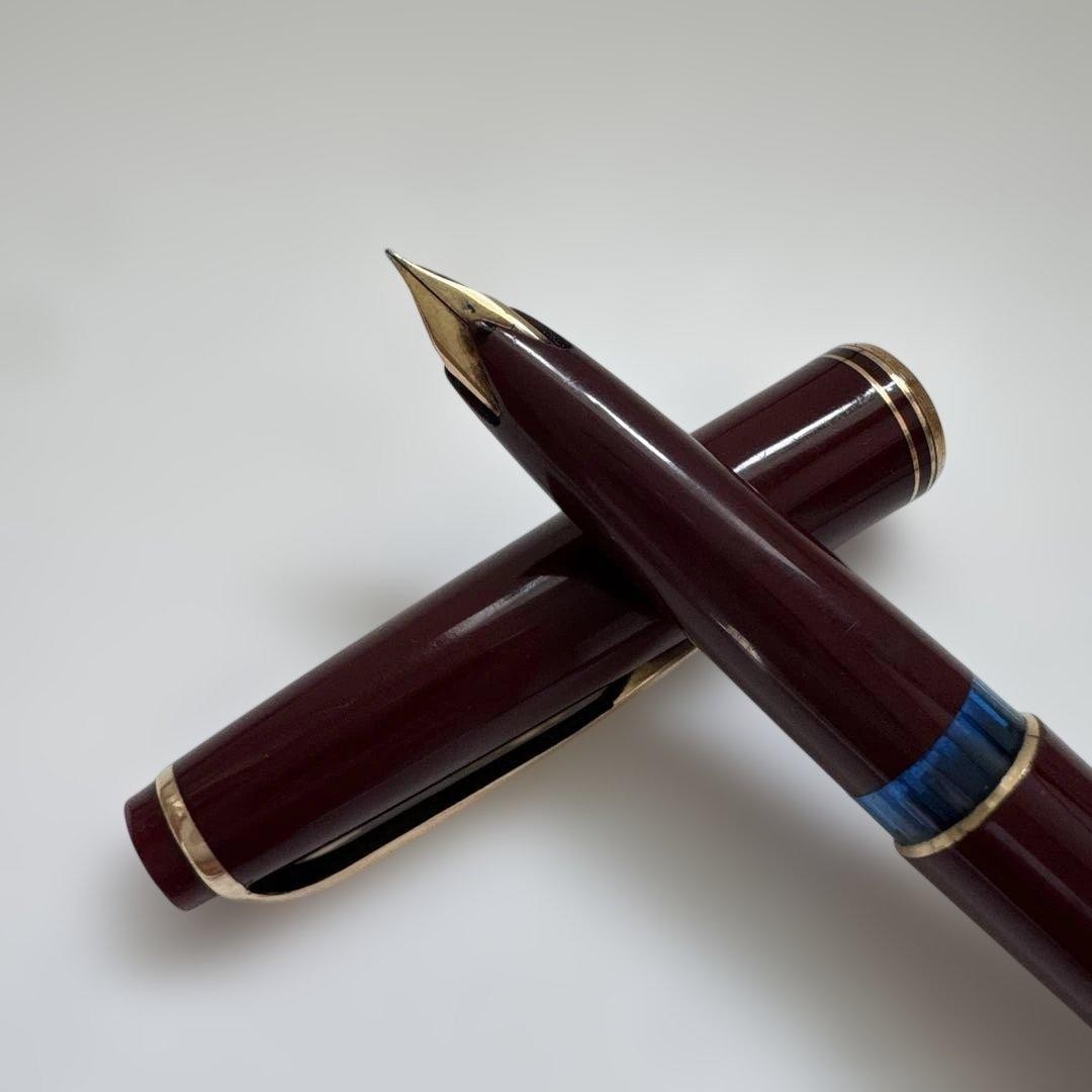 Montblanc No.22 Vintage Fountain Pen Burgundy Gold Used