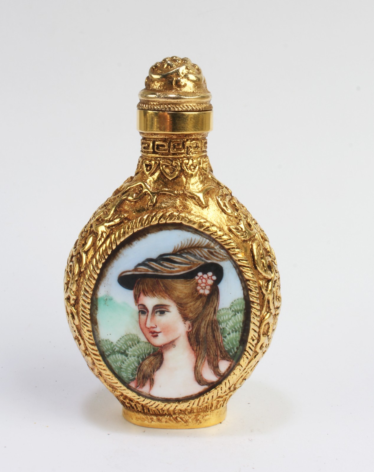 An Enamel Snuff Bottle. 'QianLong' mark at base