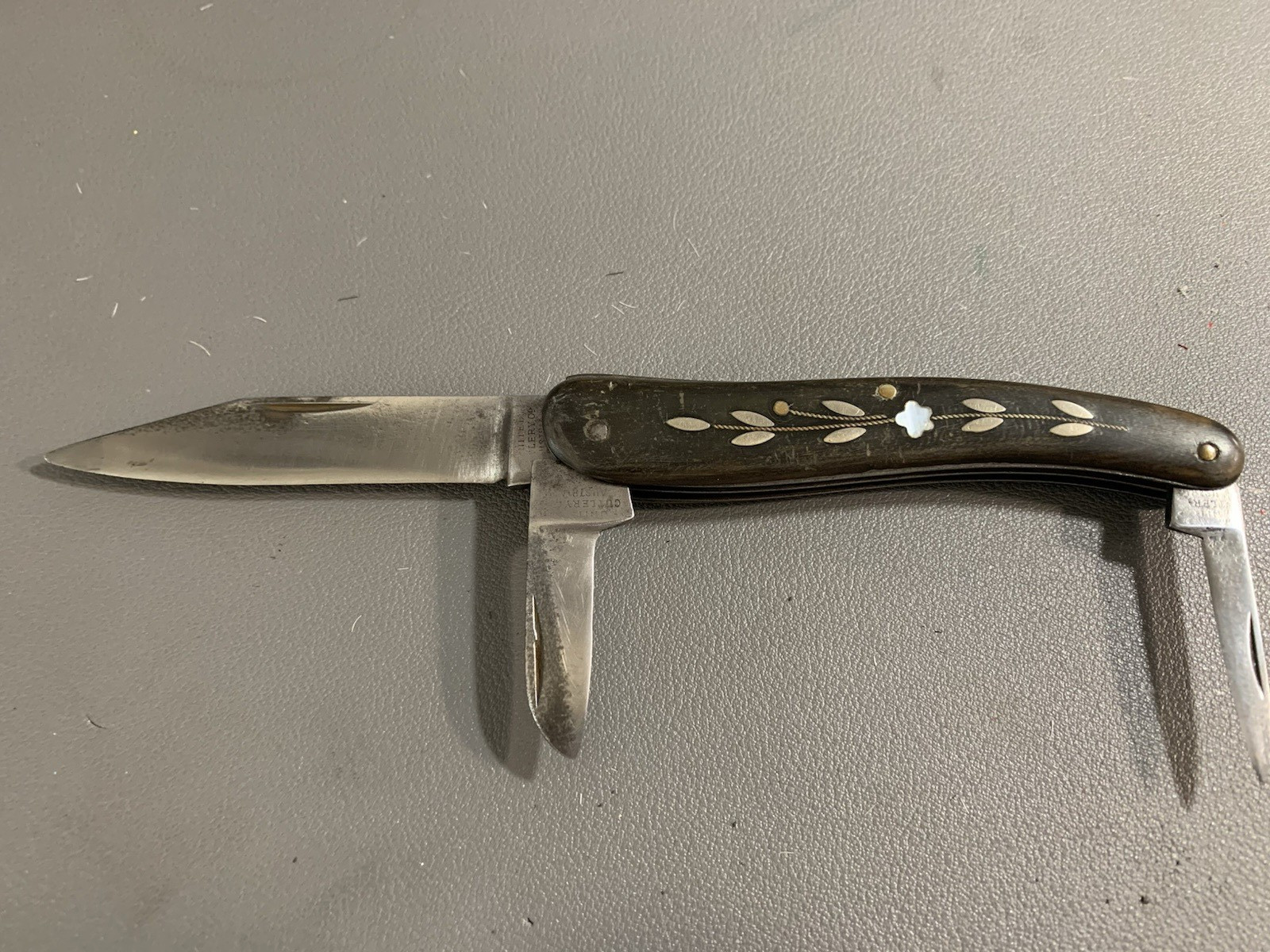 Vintage UNITED CUTLERY CO. Austria 3 Blade Inlaid knife 1908-1922 Horn Handle