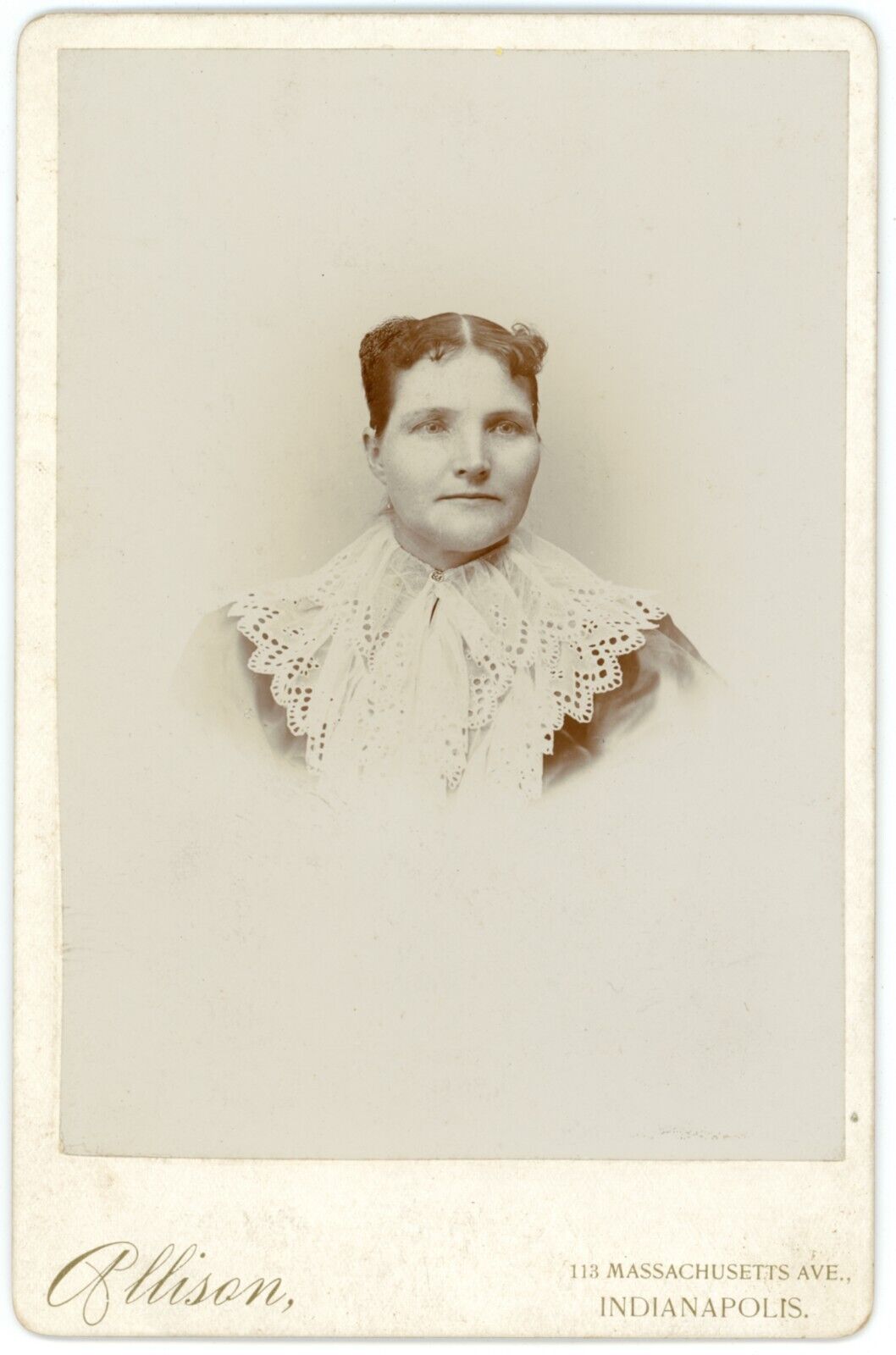 CIRCA 1890\'S CABINET CARD Woman Lace Collar Victorian Dress Allison Indianapolis