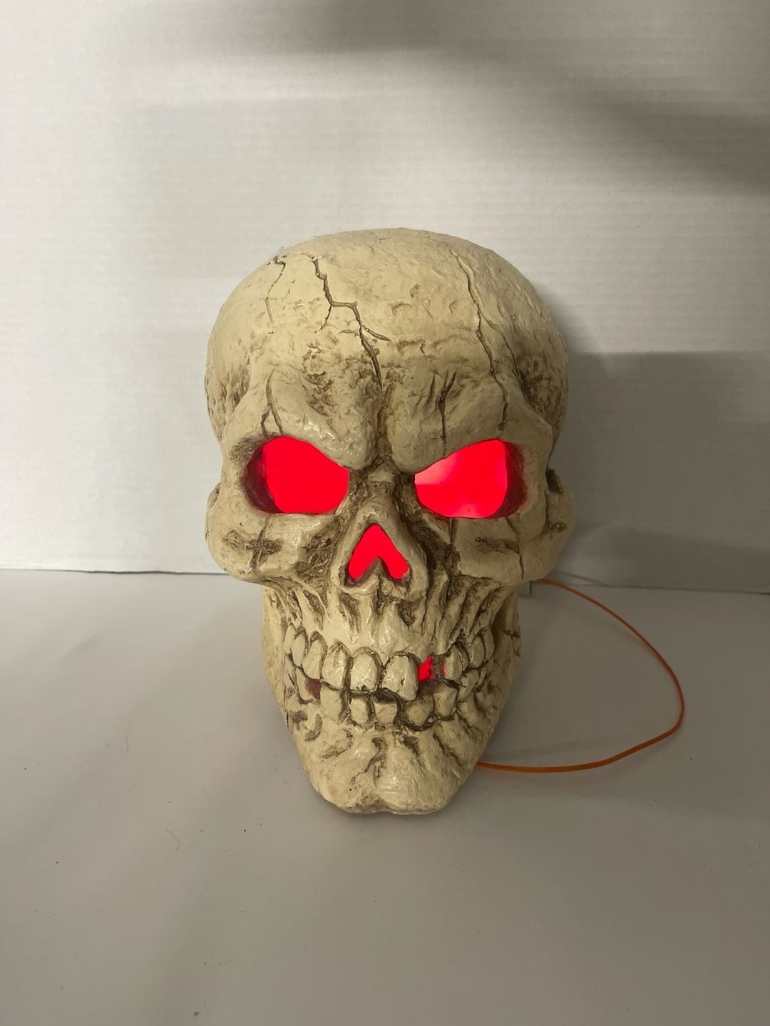 Magic Power Prototype Sample Ceramic Light Up Halloween Skull Decoration
