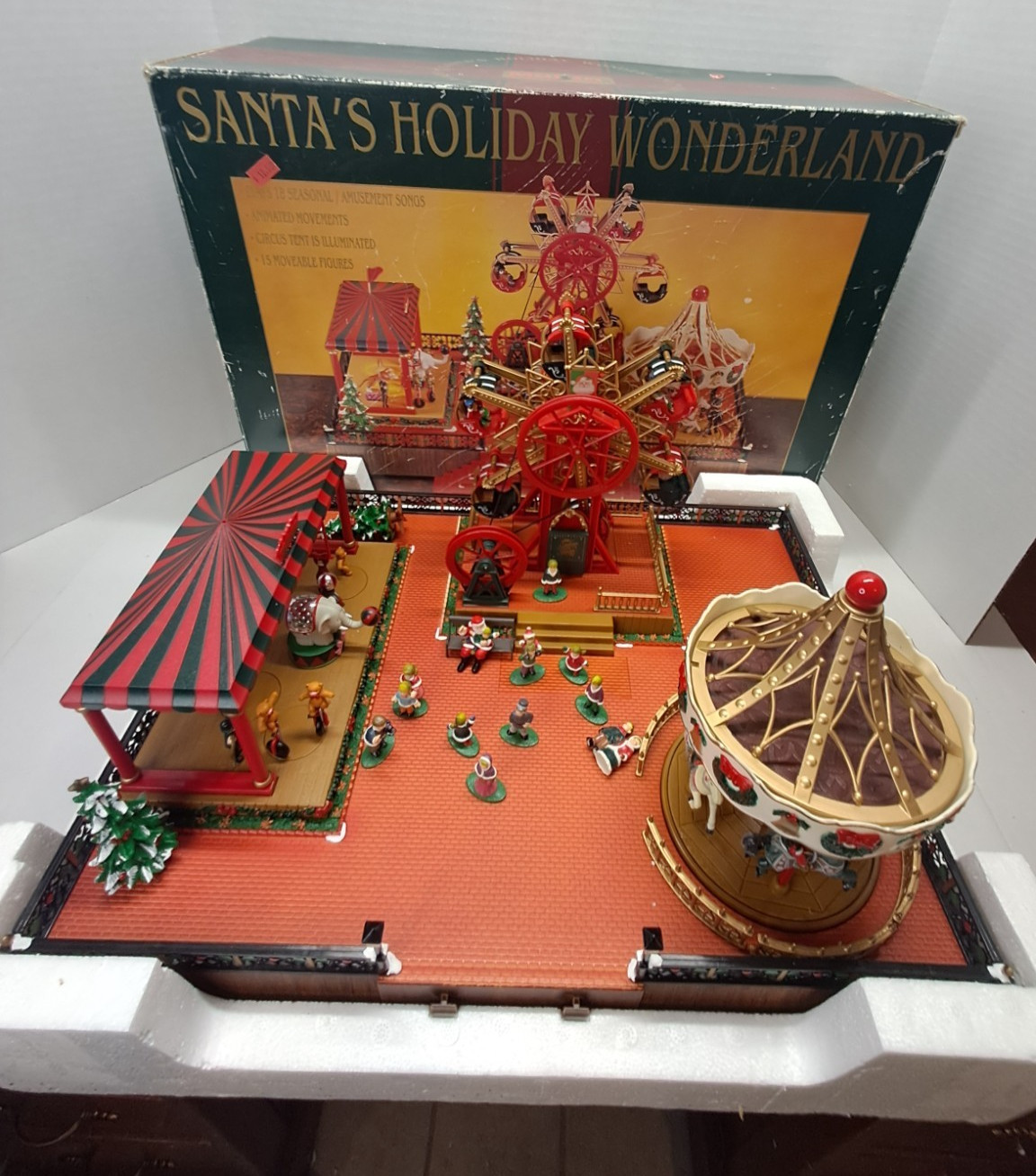 NIB 1998 Maisto Santas Holiday Wonderland Christmas Animated Musical Display Set