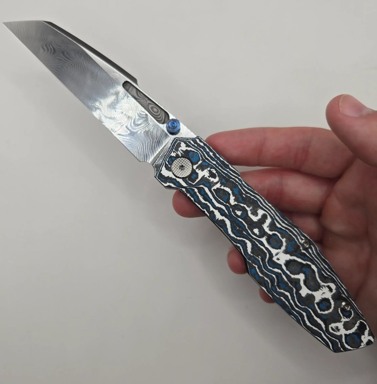 Null Knives (Rare) 'Raikou' w/ Camo Carbon & Damasteel Blade #14 of 25 total