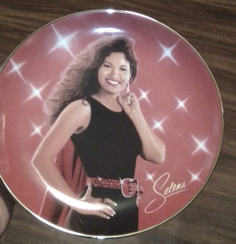 Tribute To Selena 1996 Bradford Exchange -Selena Forever- Uncommon Loose 1996